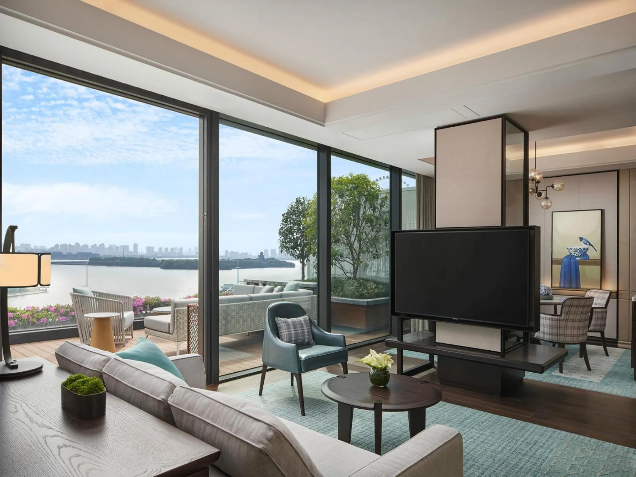 Suite with Terrace and Lake View in Park Hyatt Suzhou
