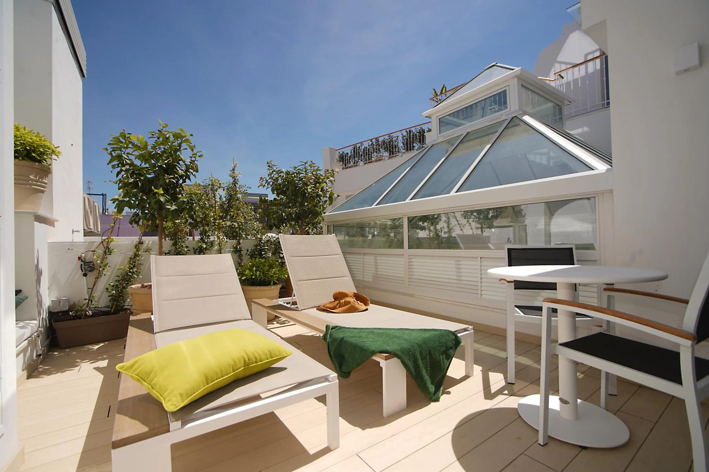 Deluxe Penthouse in Plaza Mina Suites - Adults Recommended by Luxury Suites Cadiz