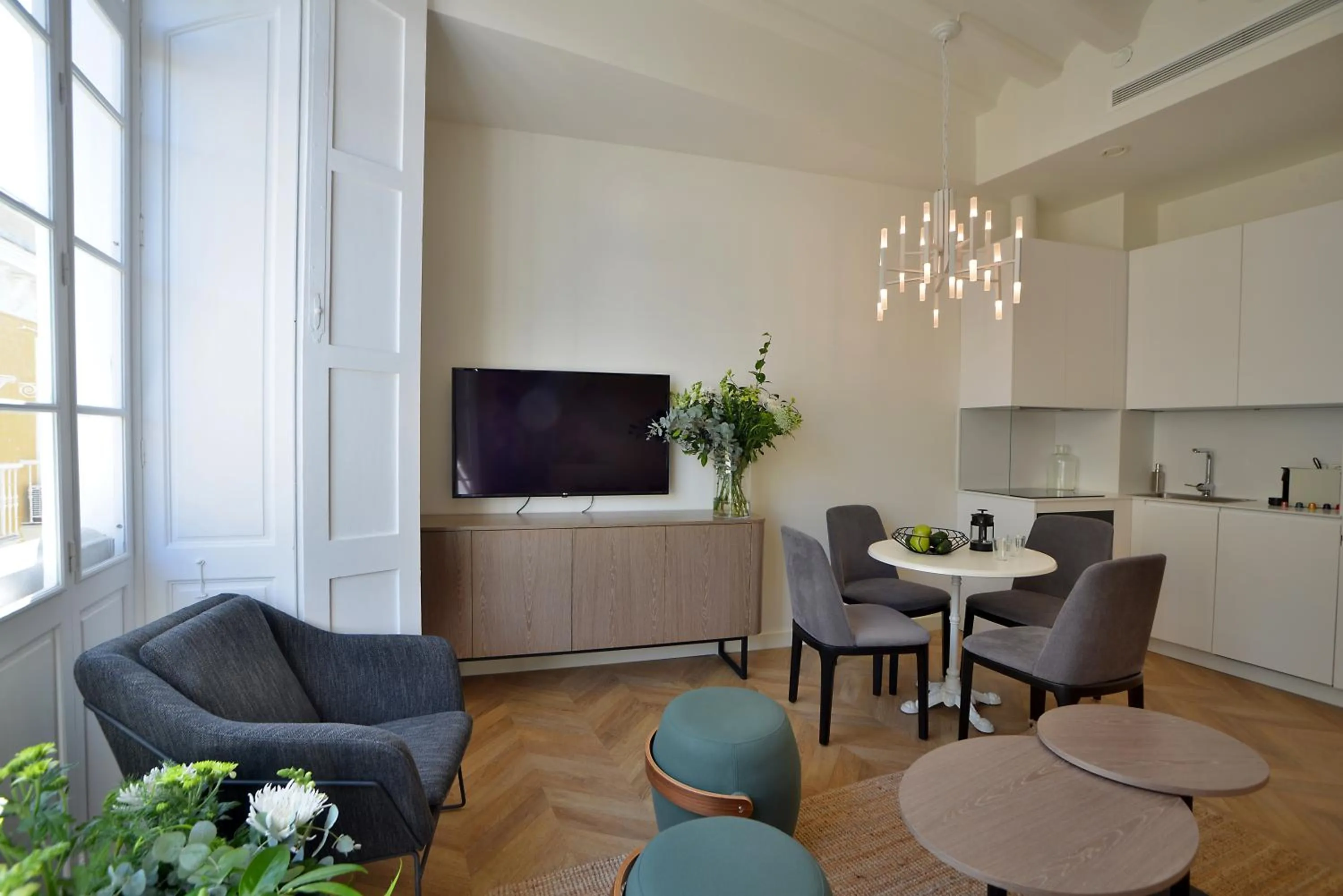 One-Bedroom Apartment in Plaza Mina Suites - Adults Recommended by Luxury Suites Cadiz