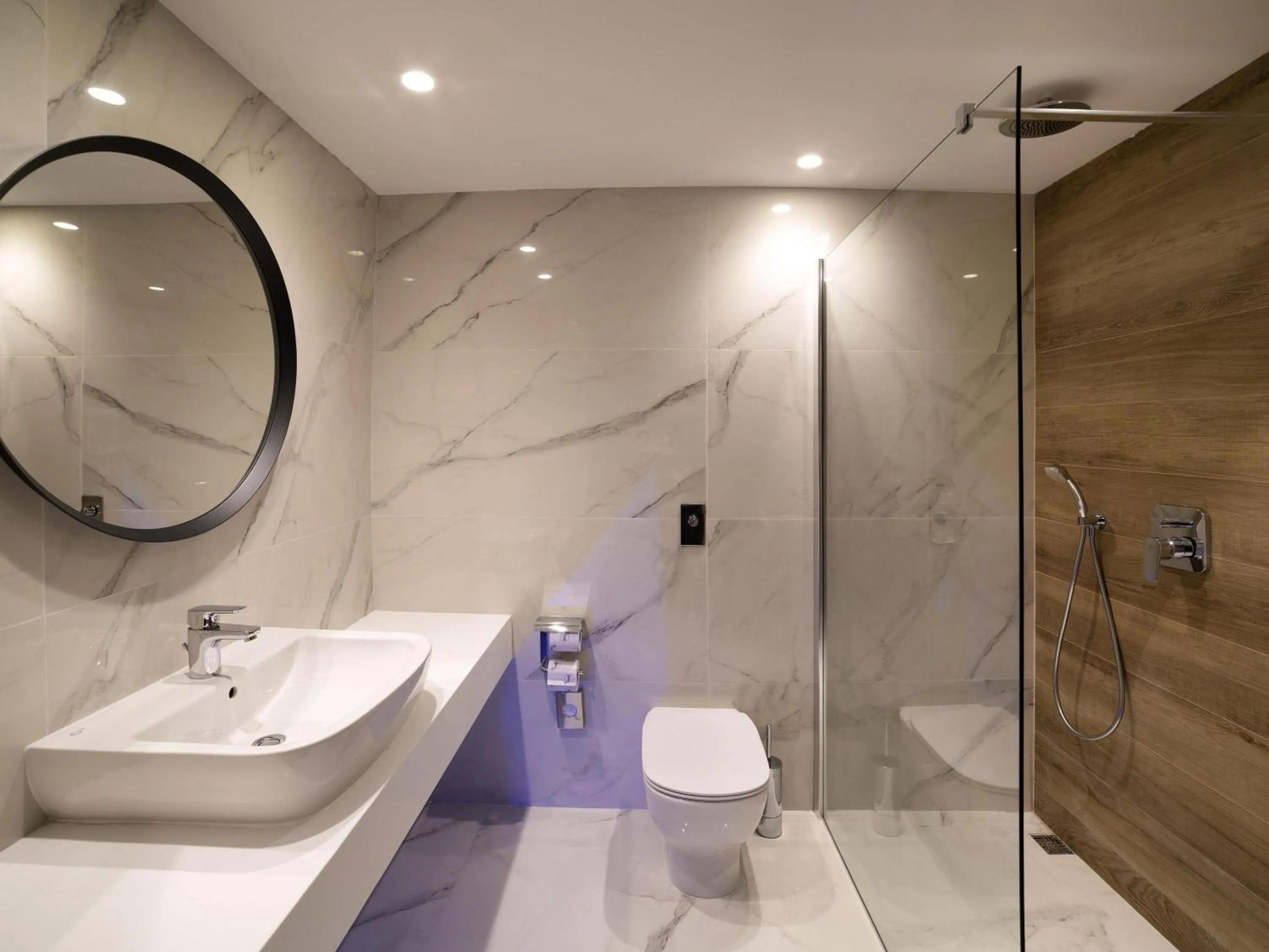 Double or Twin Room - High Floor in Mercure St. Julian's Malta