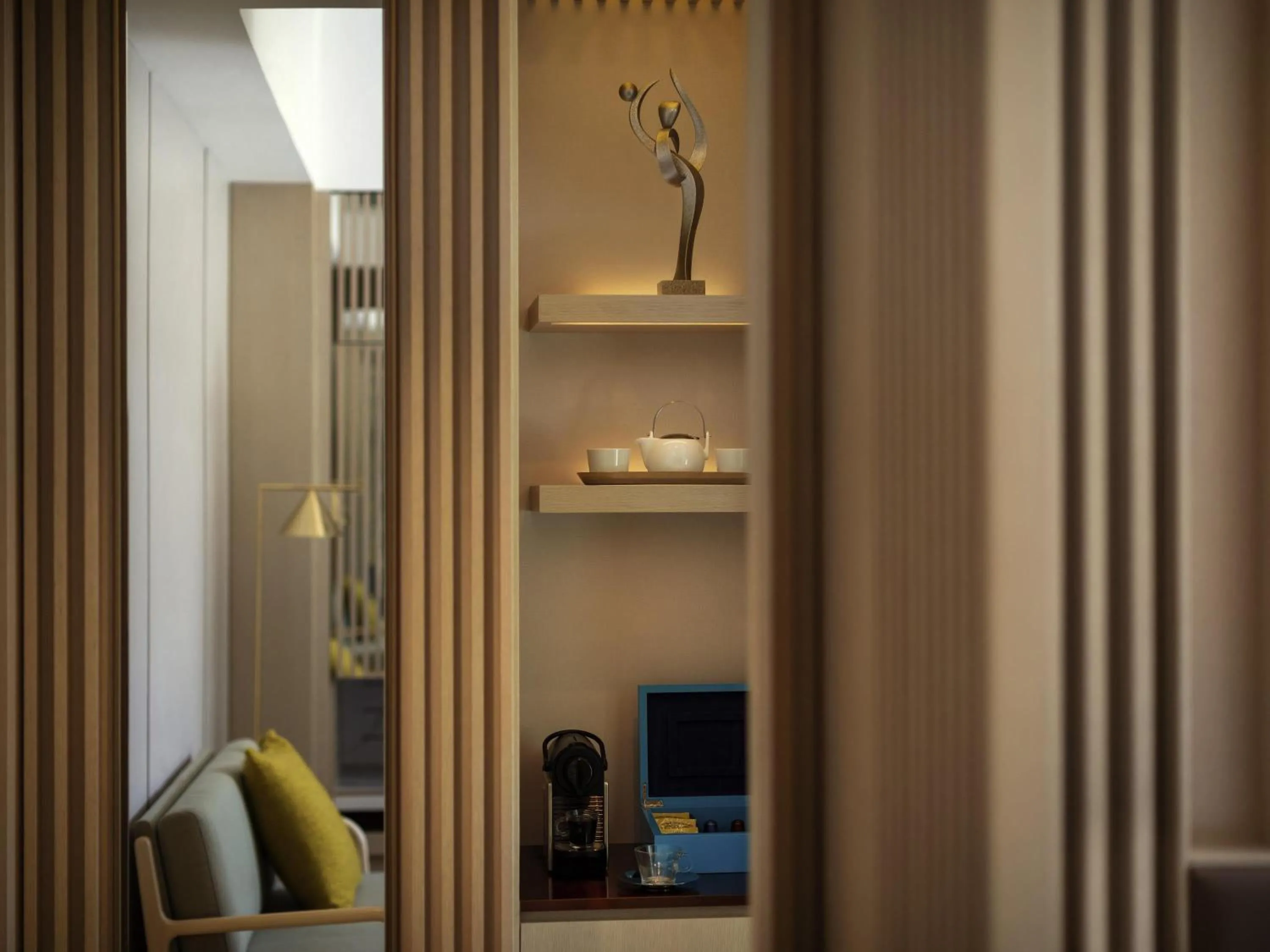 Classic Room - 1 Queen Size Bed, Urban Oasis view in The Silveri Hotel Hong Kong - MGallery Collection