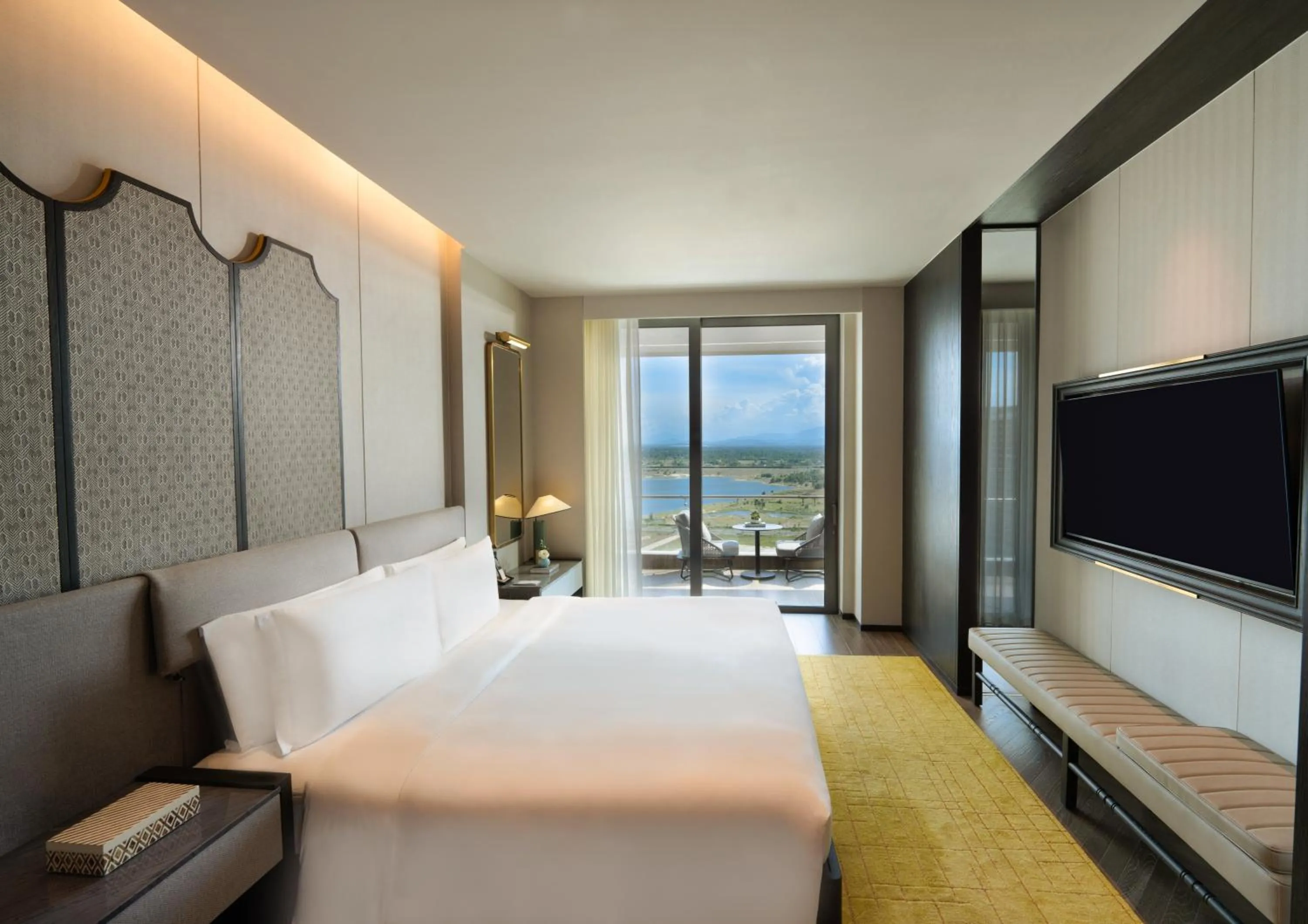 Superior Suite King in Hoiana Hotel & Suites