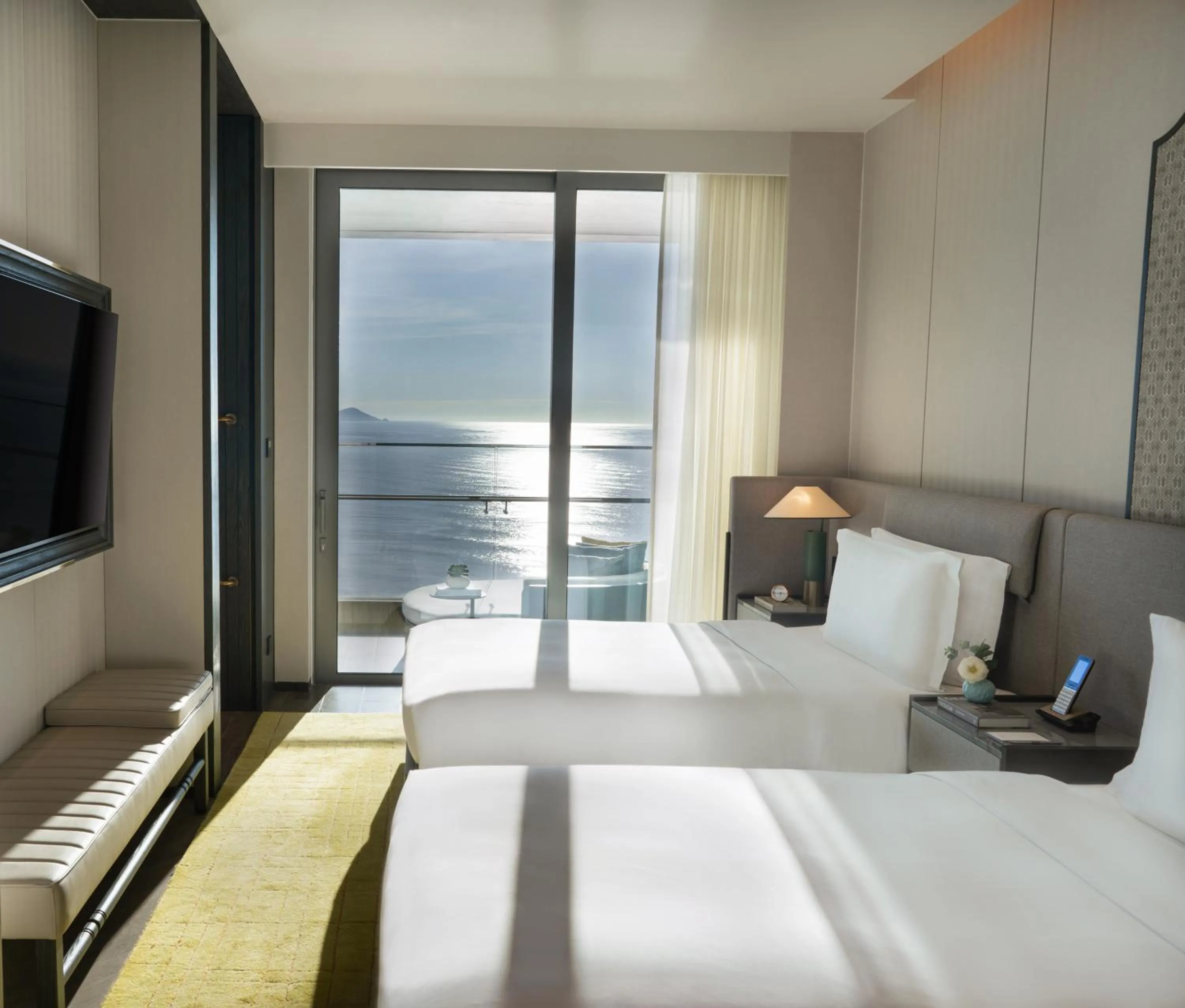 Deluxe Ocean View Suite Twin in Hoiana Hotel & Suites
