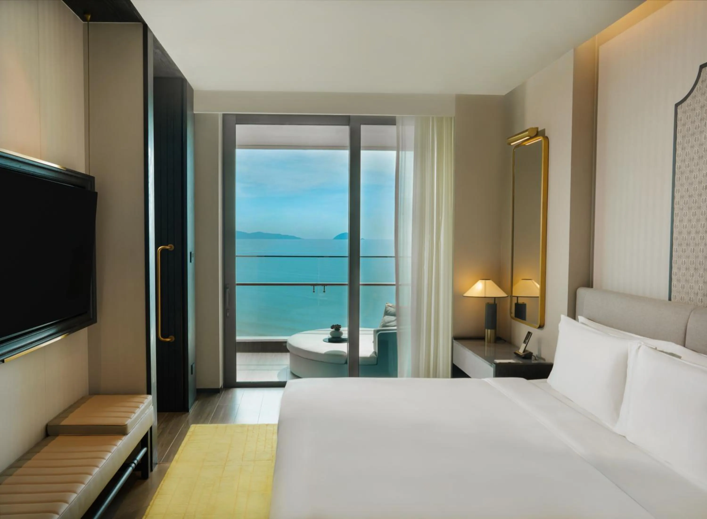 Deluxe Ocean View Suite King in Hoiana Hotel & Suites