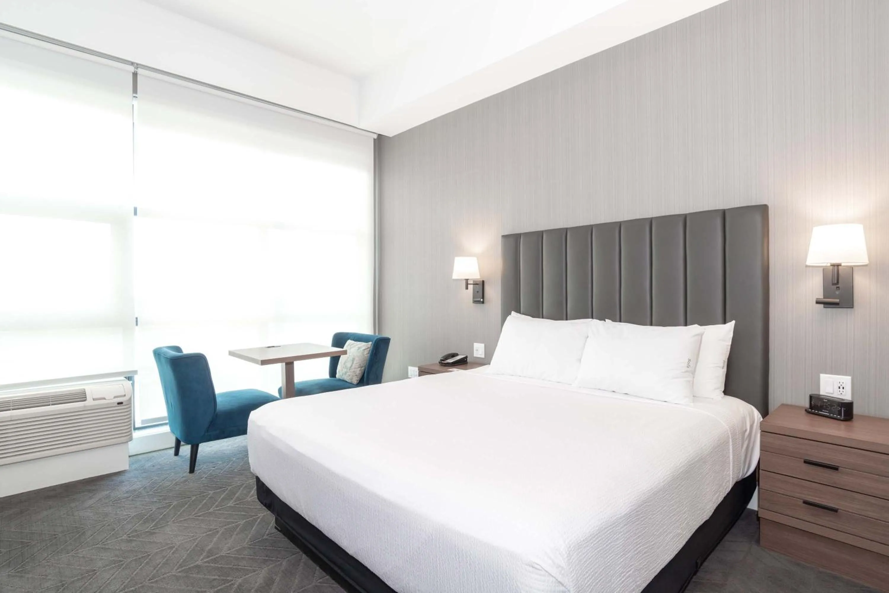 Studio Suite, 1 King Bed, Kitchenette in Sandman Signature Saskatoon South Hotel