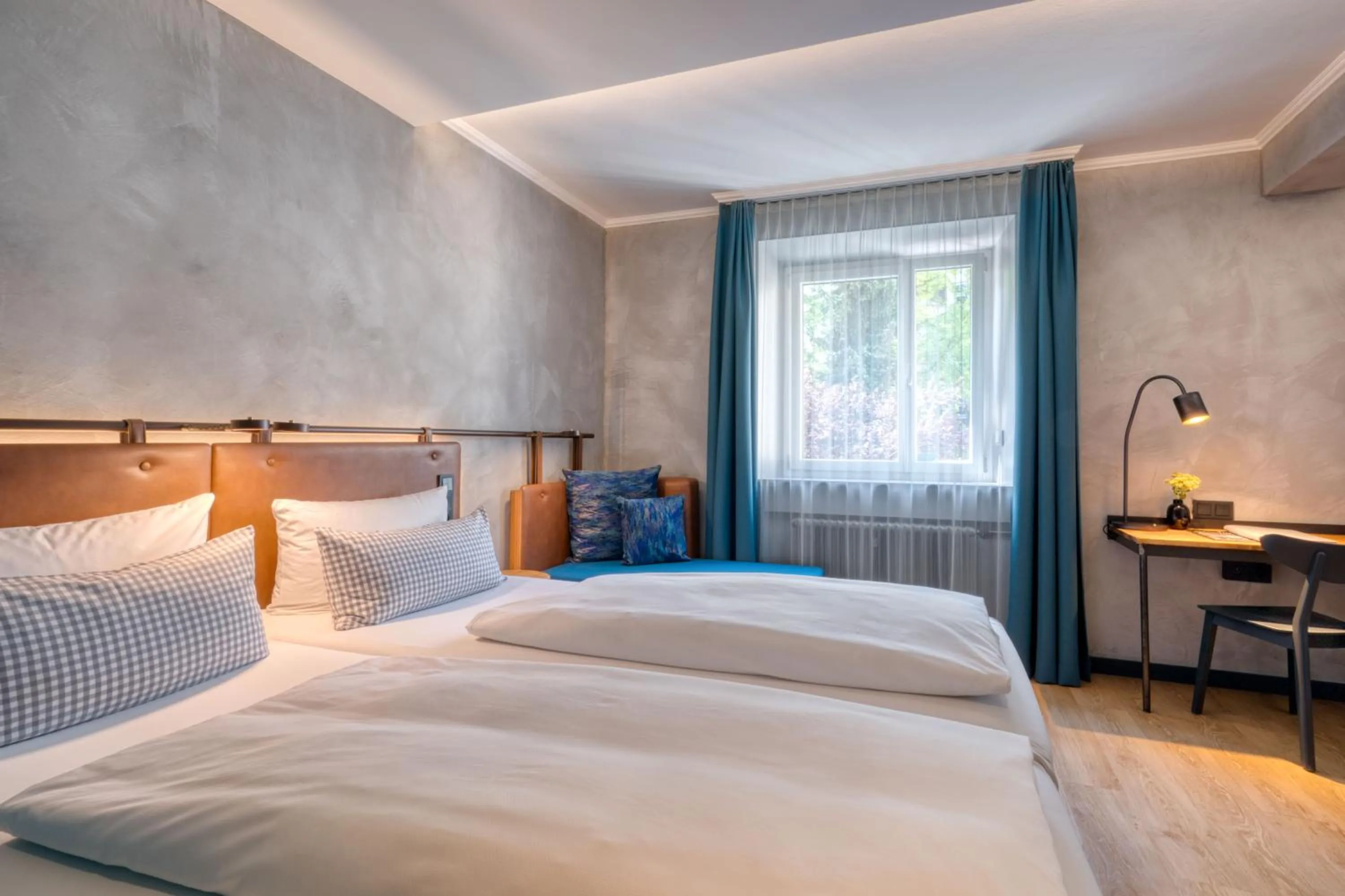 Deluxe Double Room in Unsöld's Factory Hotel