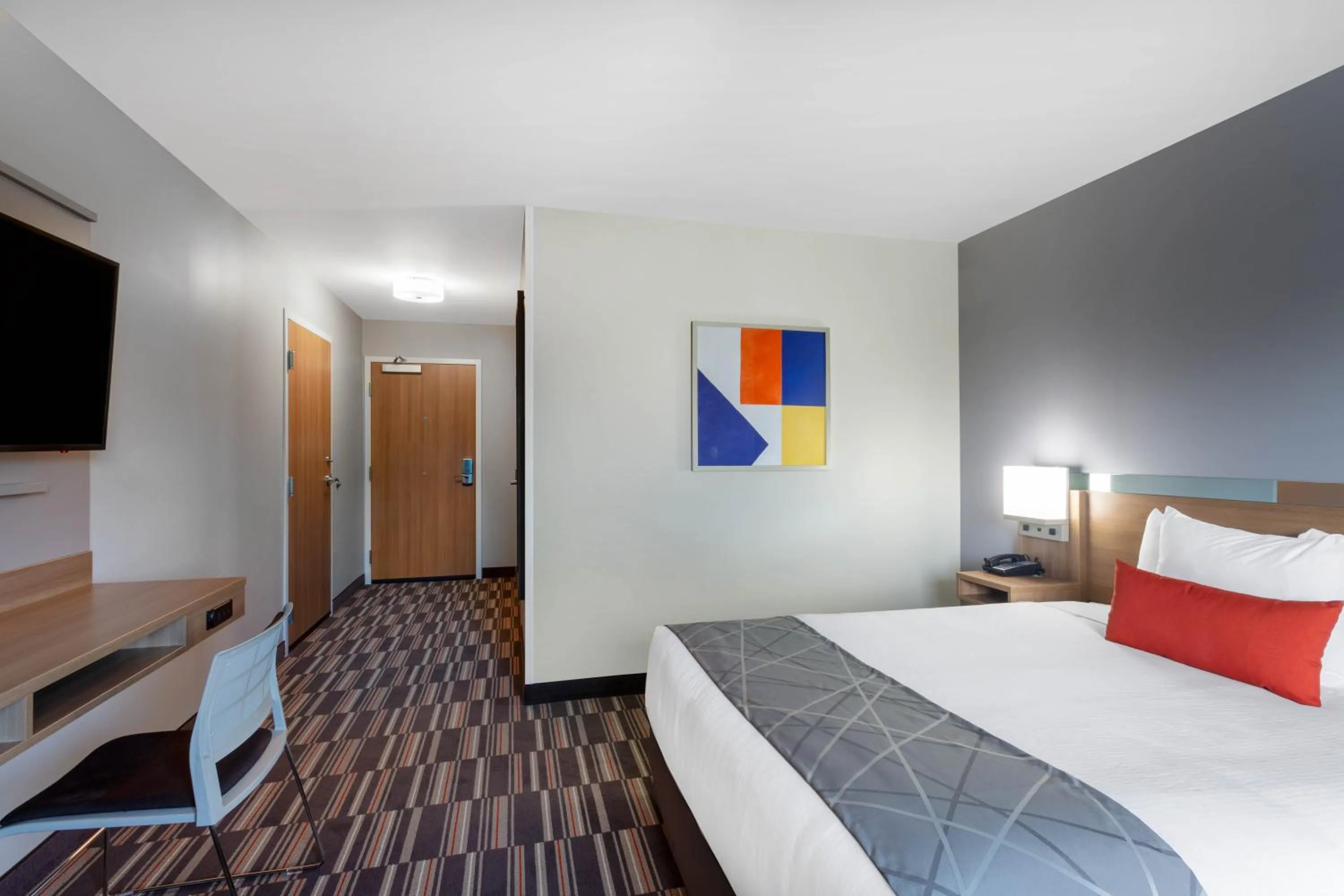 Queen Room - Non-Smoking in Microtel Inn & Suites by Wyndham Amsterdam NY