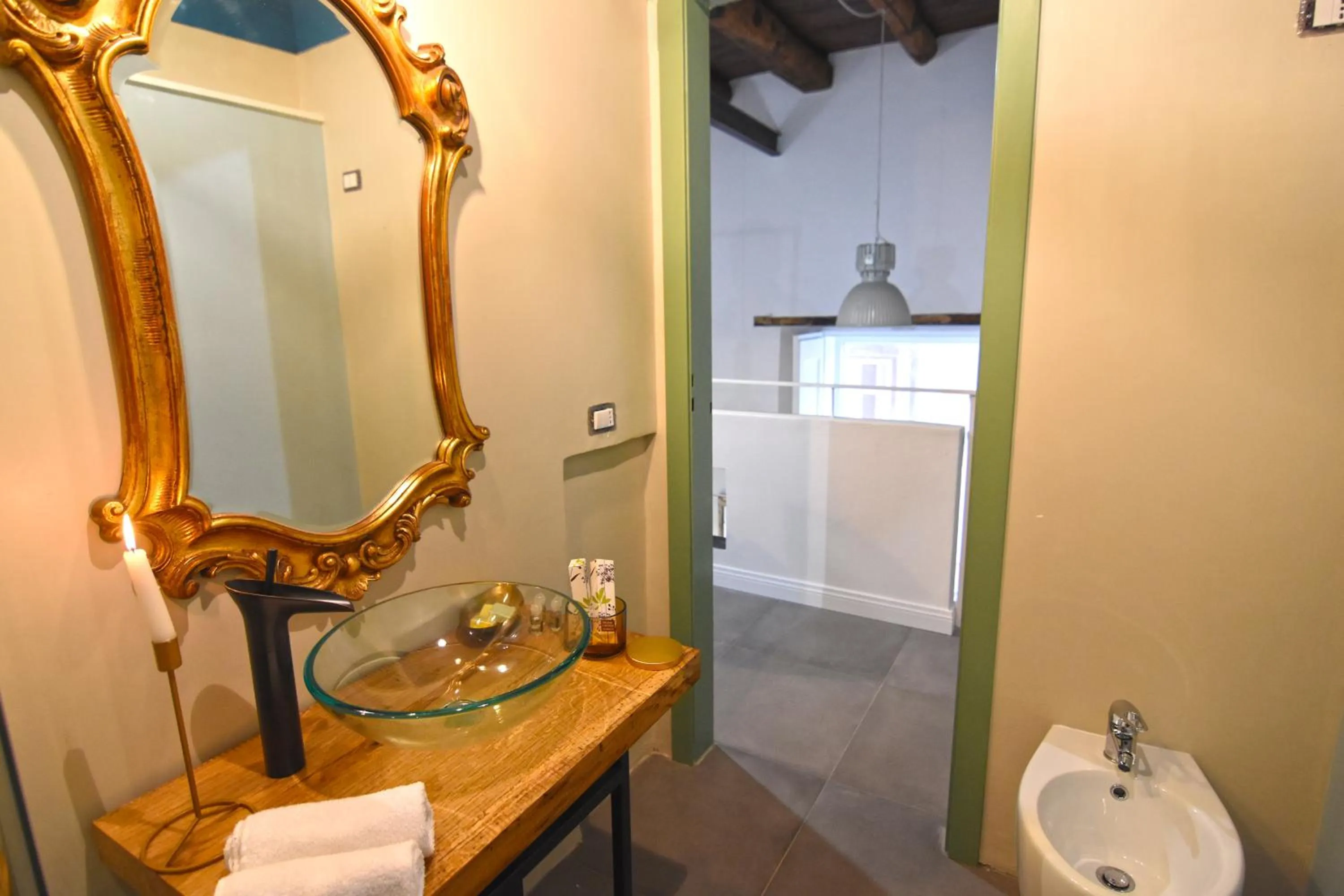 King Suite - single occupancy in Palà Suites