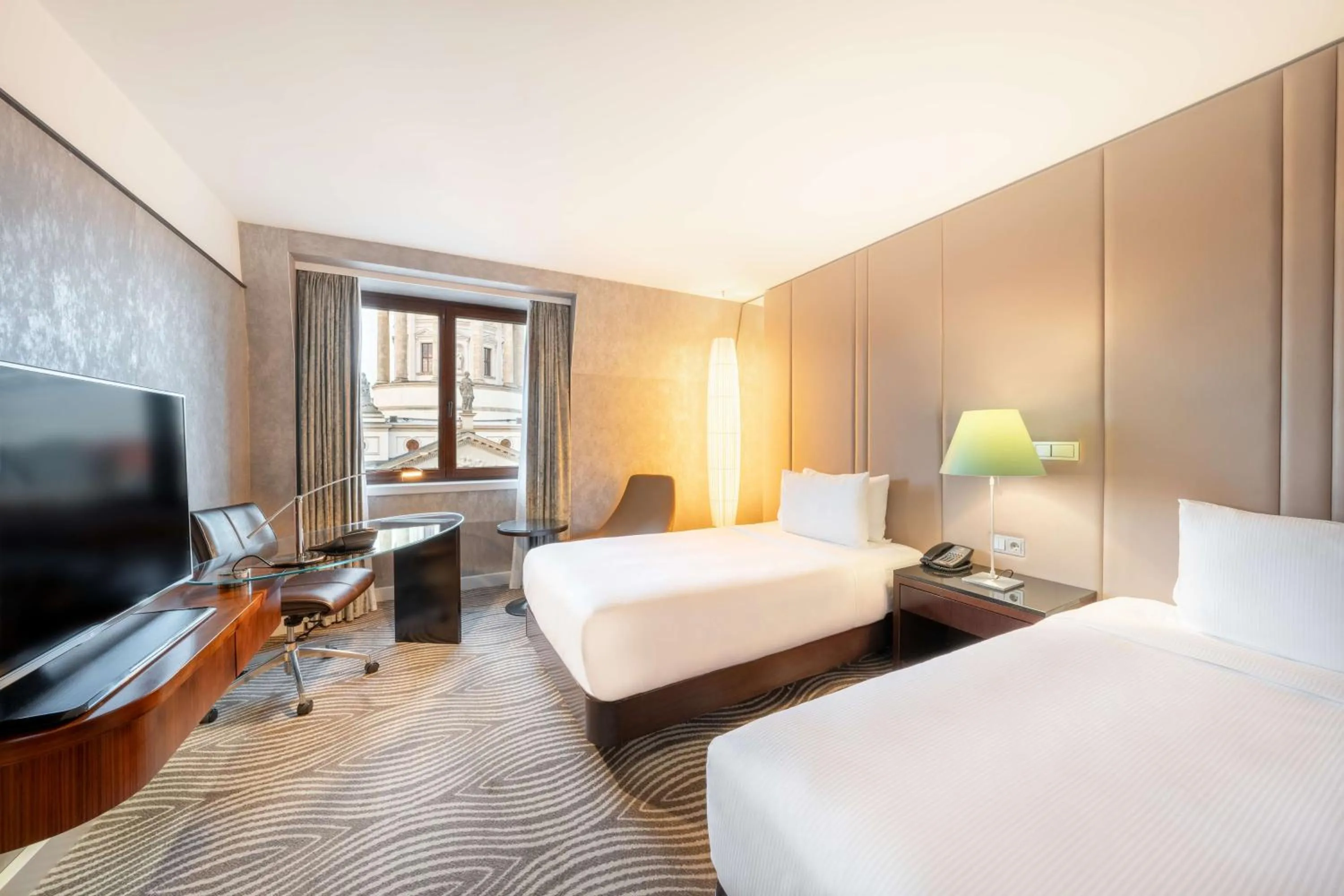Executive Twin Room Dome View with Executive Lounge Access in Hilton Berlin