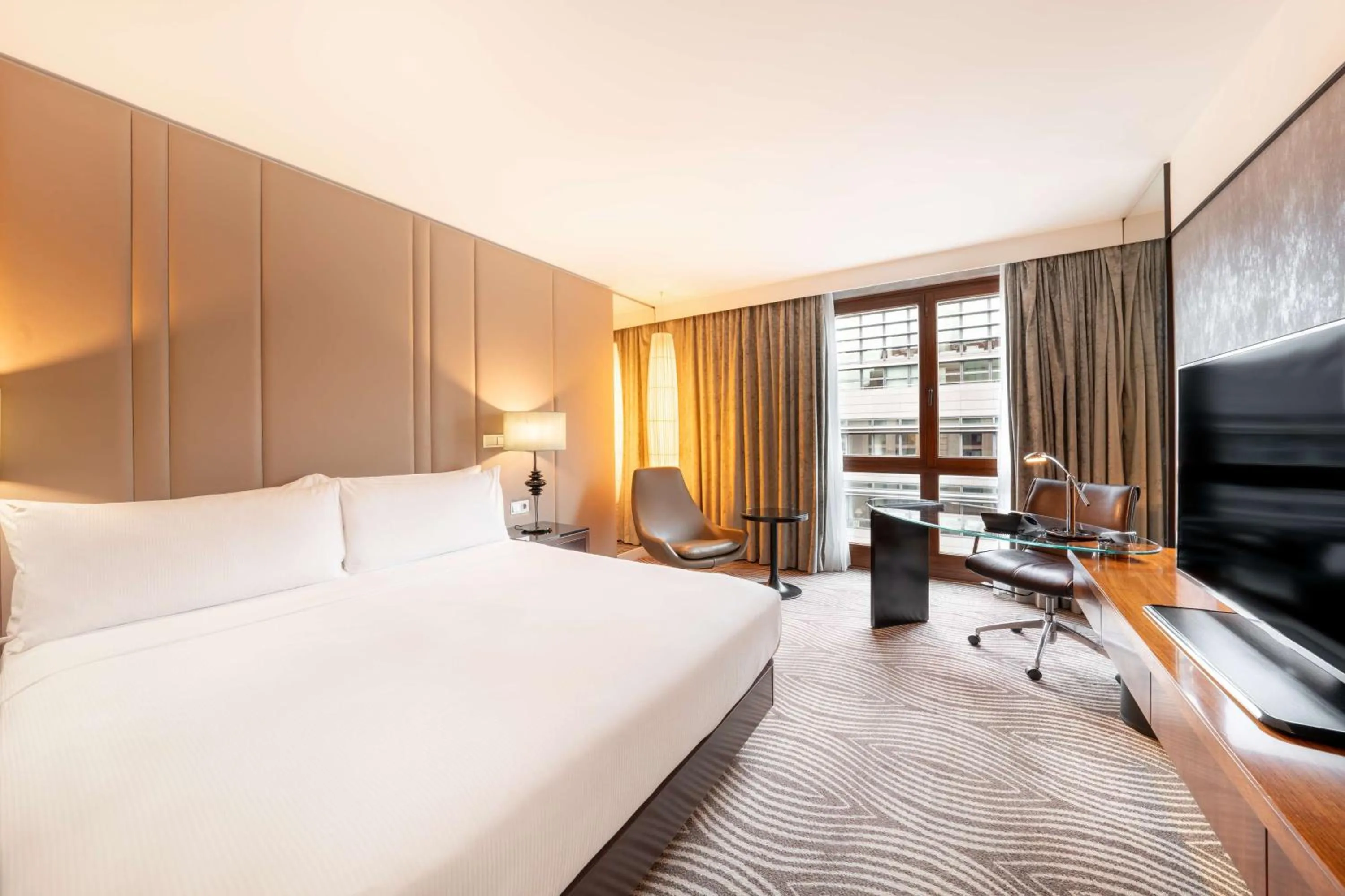 King Guest Room in Hilton Berlin