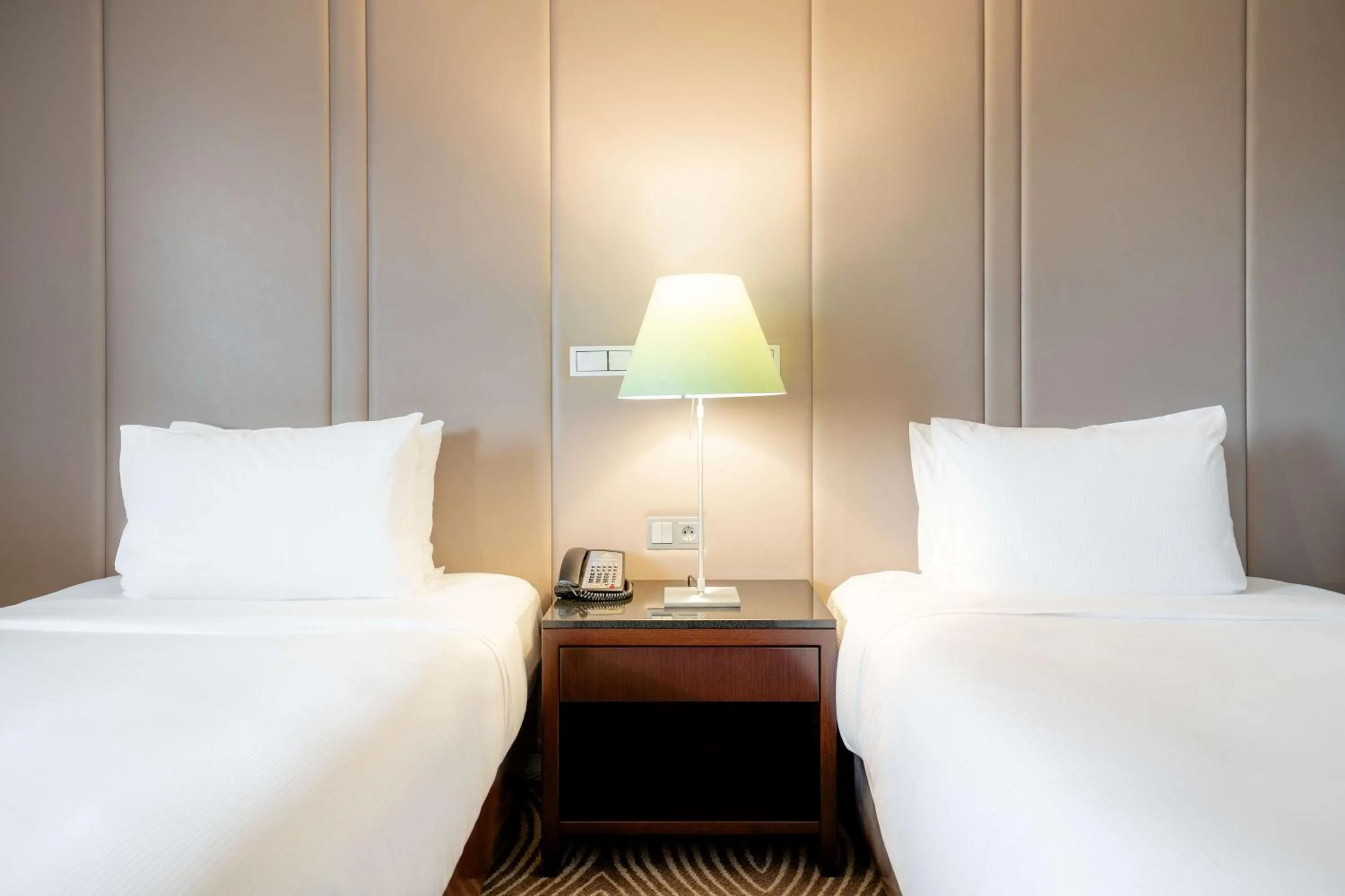 Twin Room Dome View in Hilton Berlin