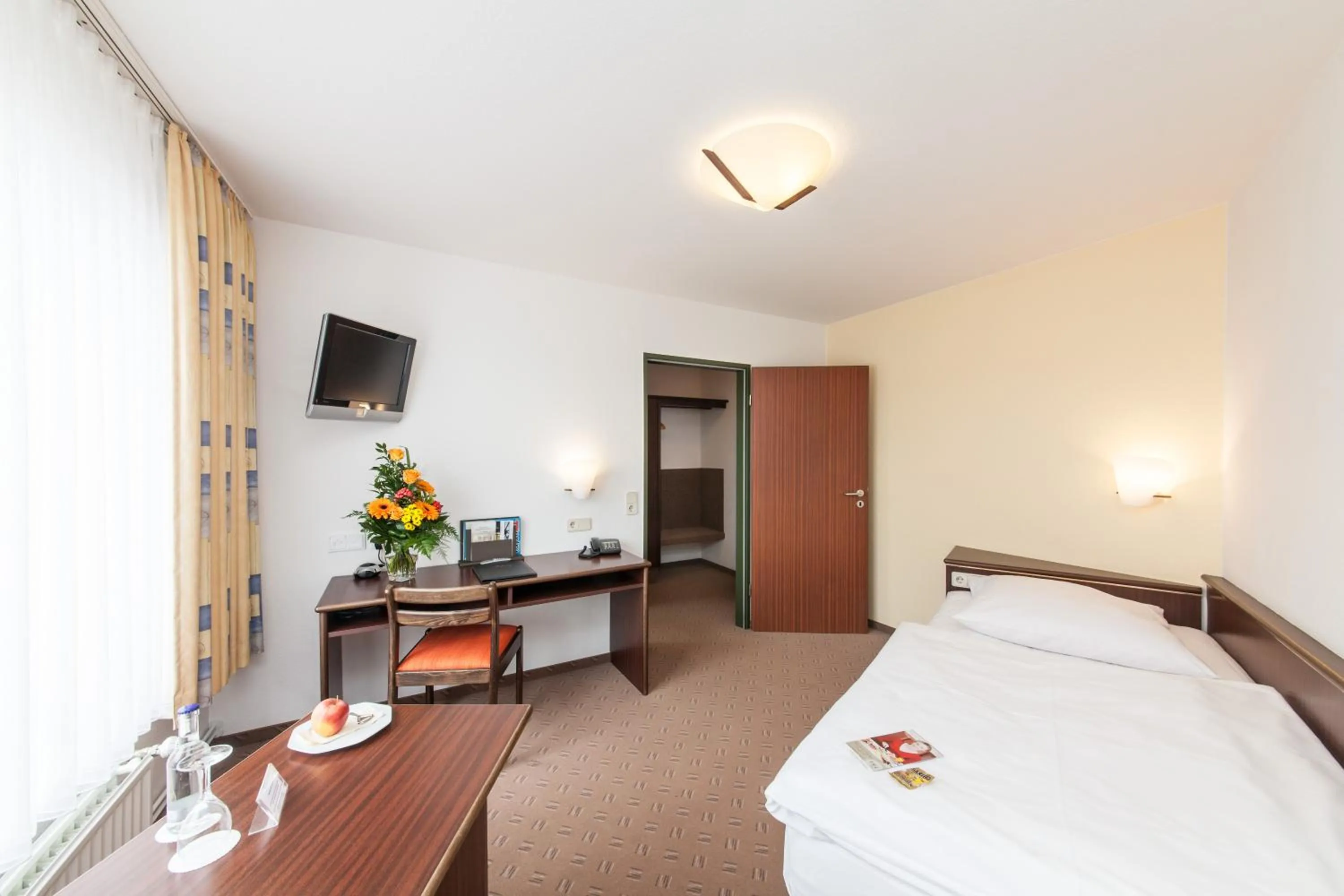 Economy Single Room in Hotel Strijewski