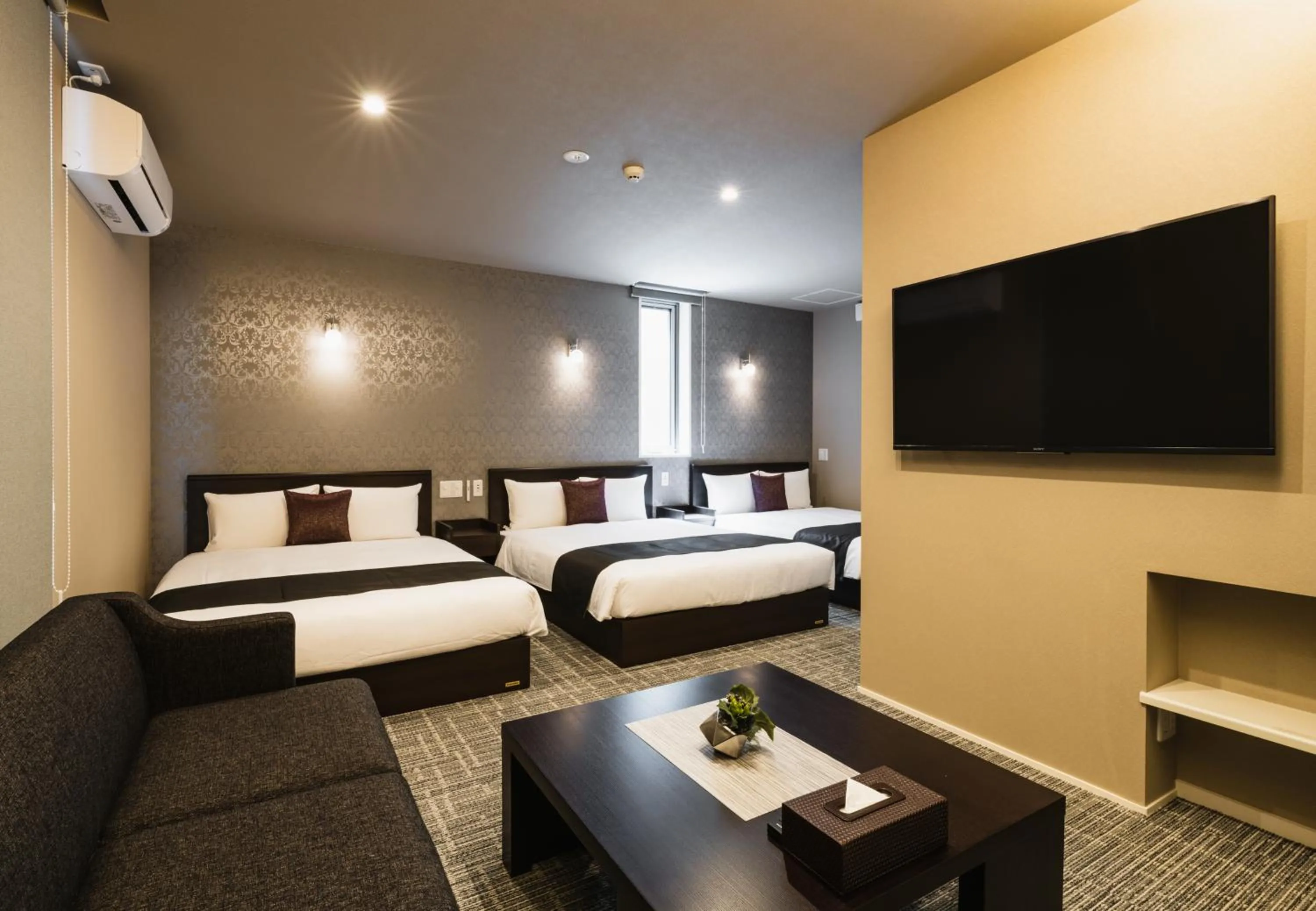 Standard Triple Room in GRAND BASE Yakuin Odori