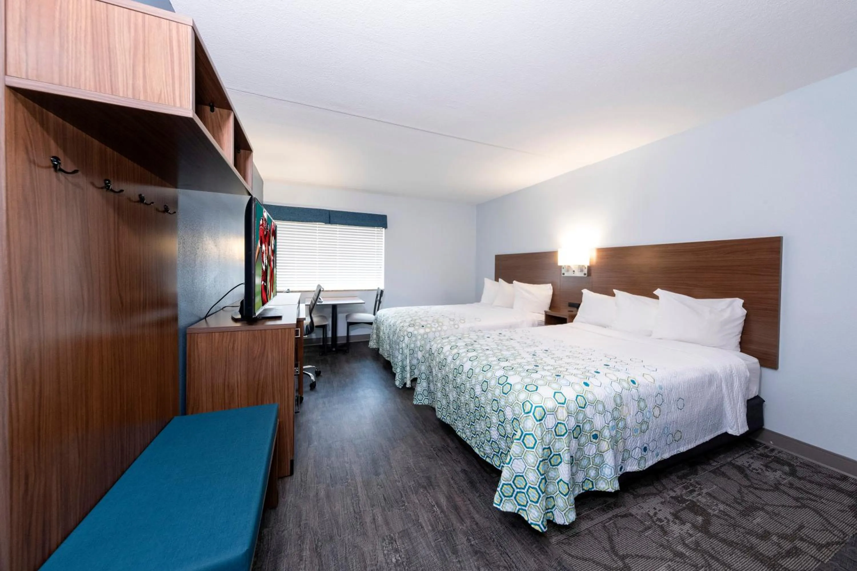 Studio Room with Two Double Beds Smoke Free in HomeTowne Studios by Red Roof Wilmington - New Castle