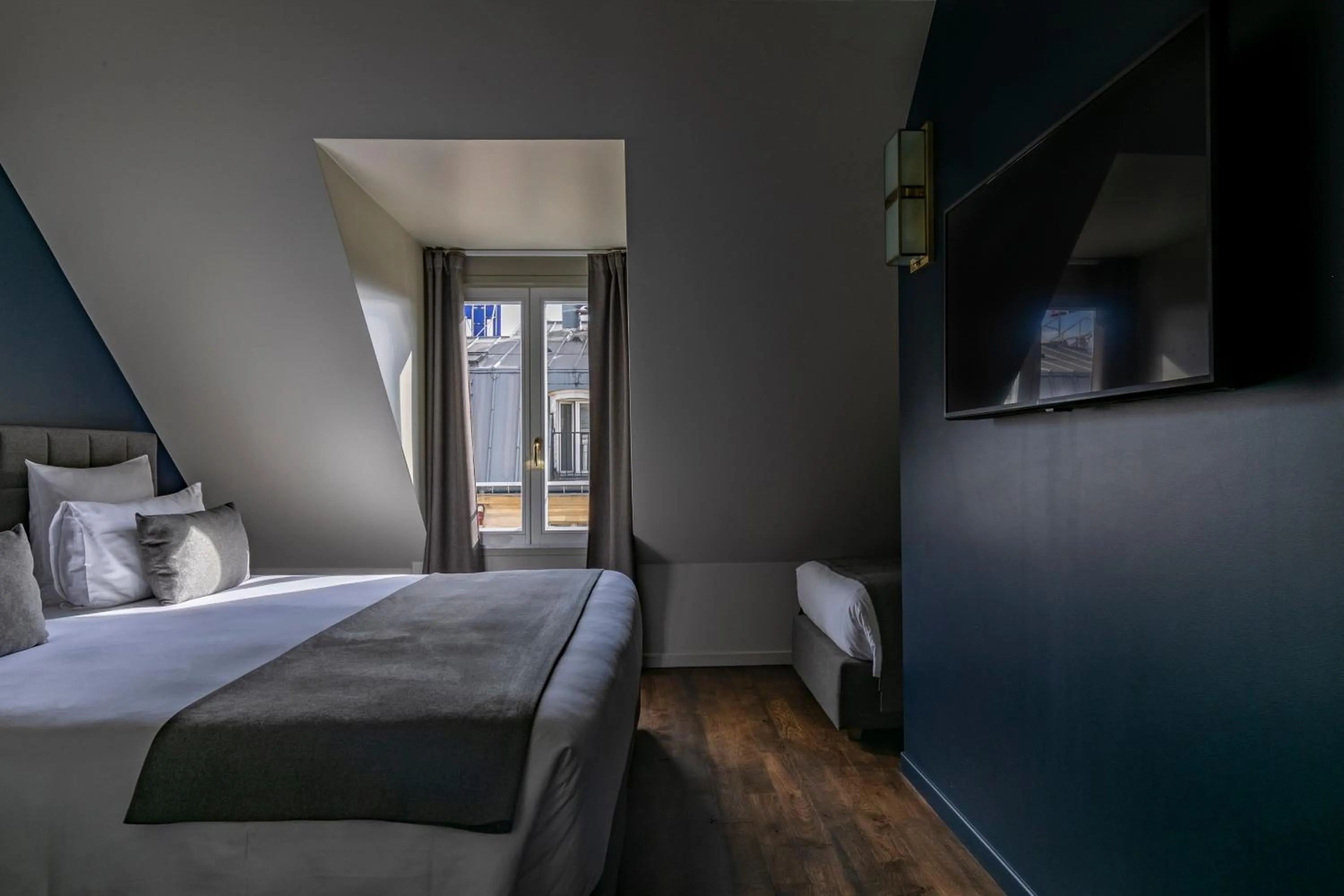 Deluxe Room (2 Adults + 1 Child) in Maison Barbès