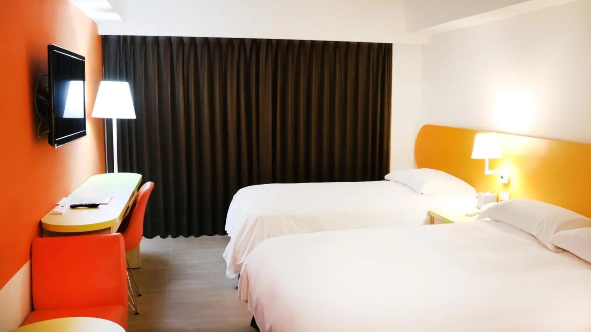 Triple Room - Basement (No Window) in Fullon Poshtel Kenting