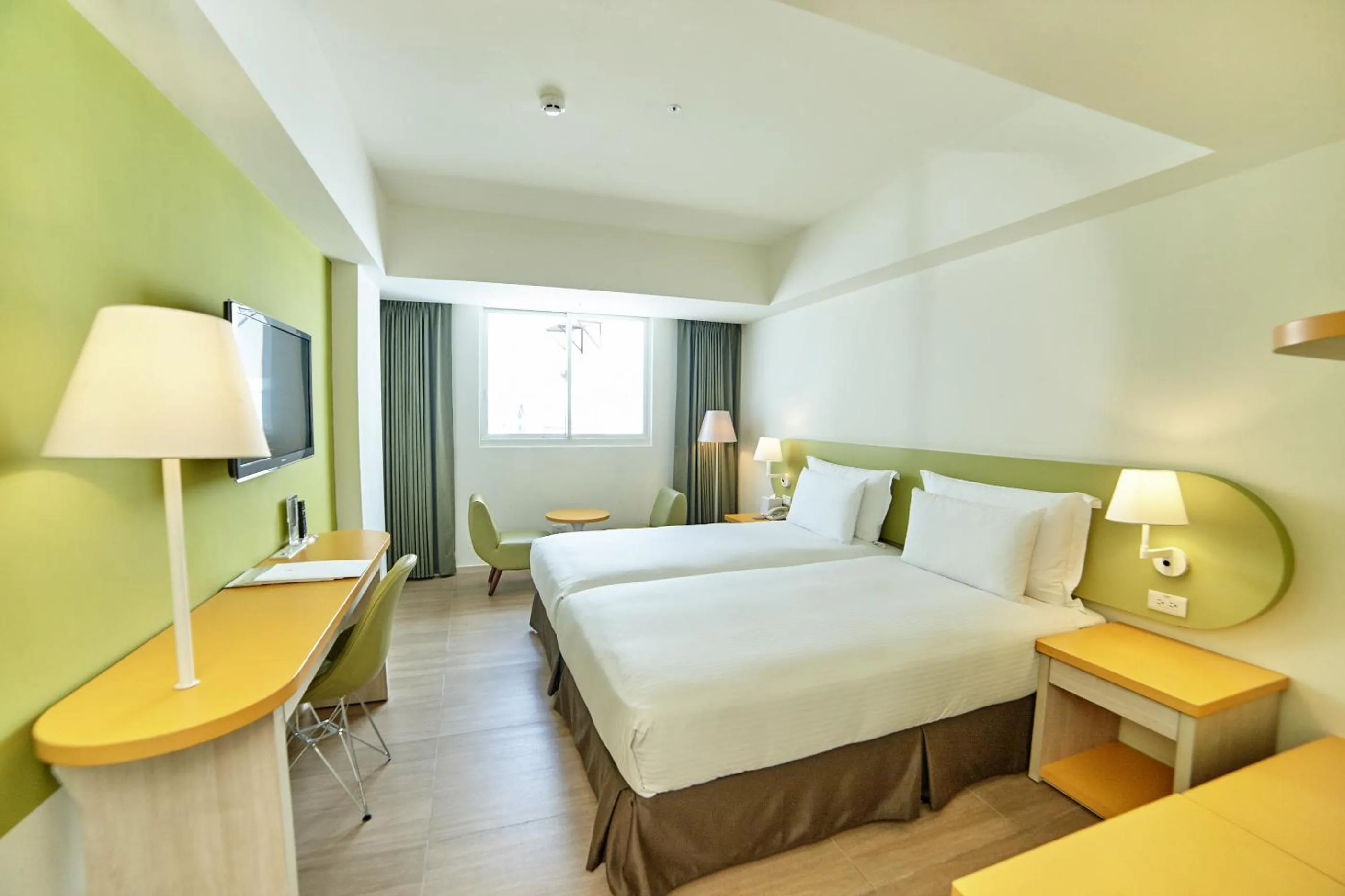 Superior Twin Room in Fullon Poshtel Kenting