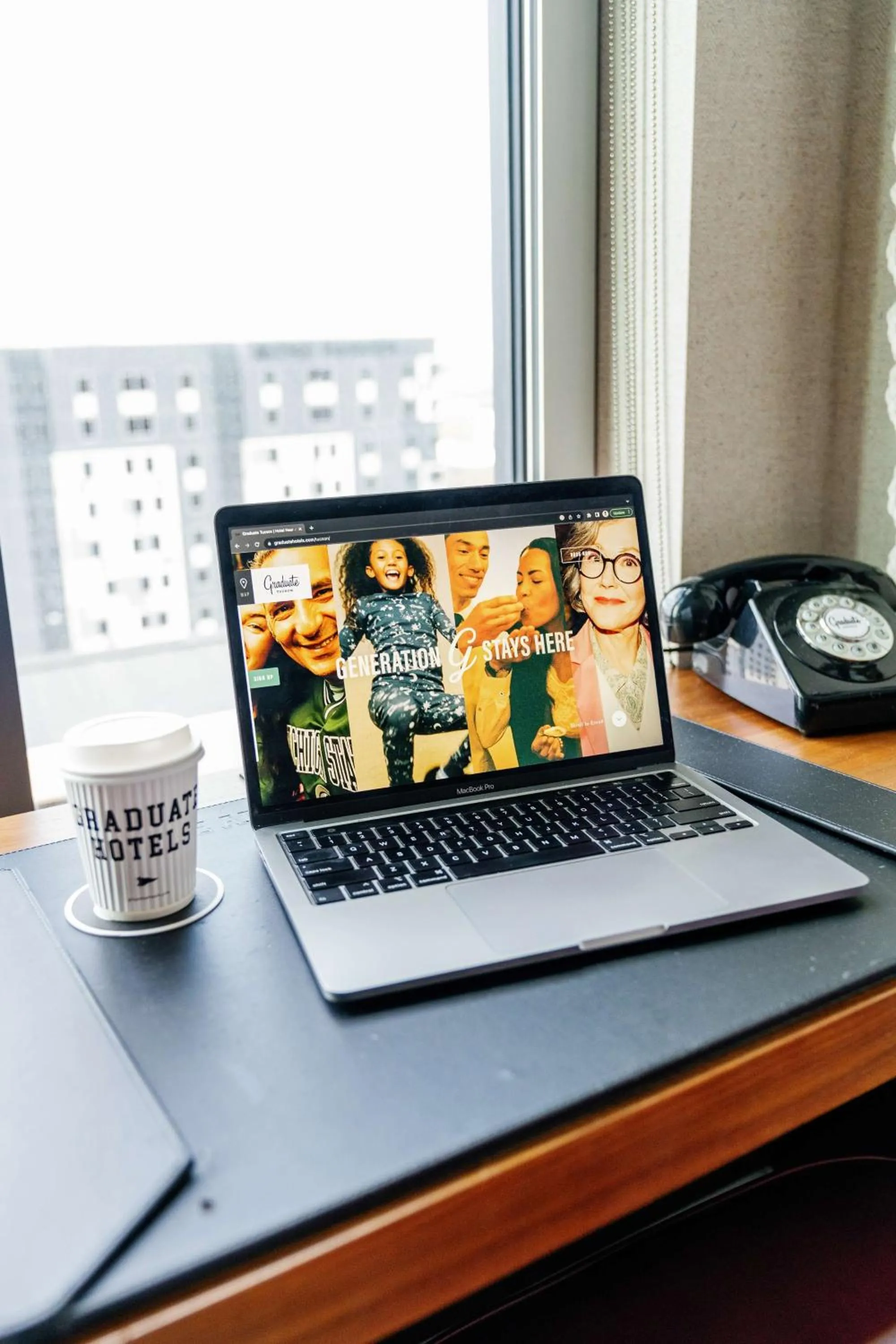 King Room with Bath Tub - Mobility Access in Graduate by Hilton Tucson