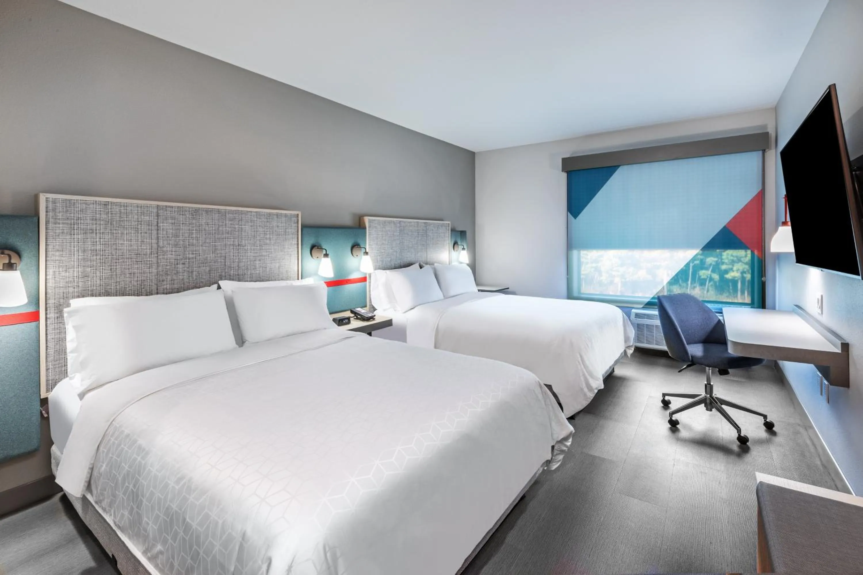 Queen Room with Two Queen Beds - Hearing Accessible/Non-Smoking in avid hotel - Bentonville - Rogers by IHG