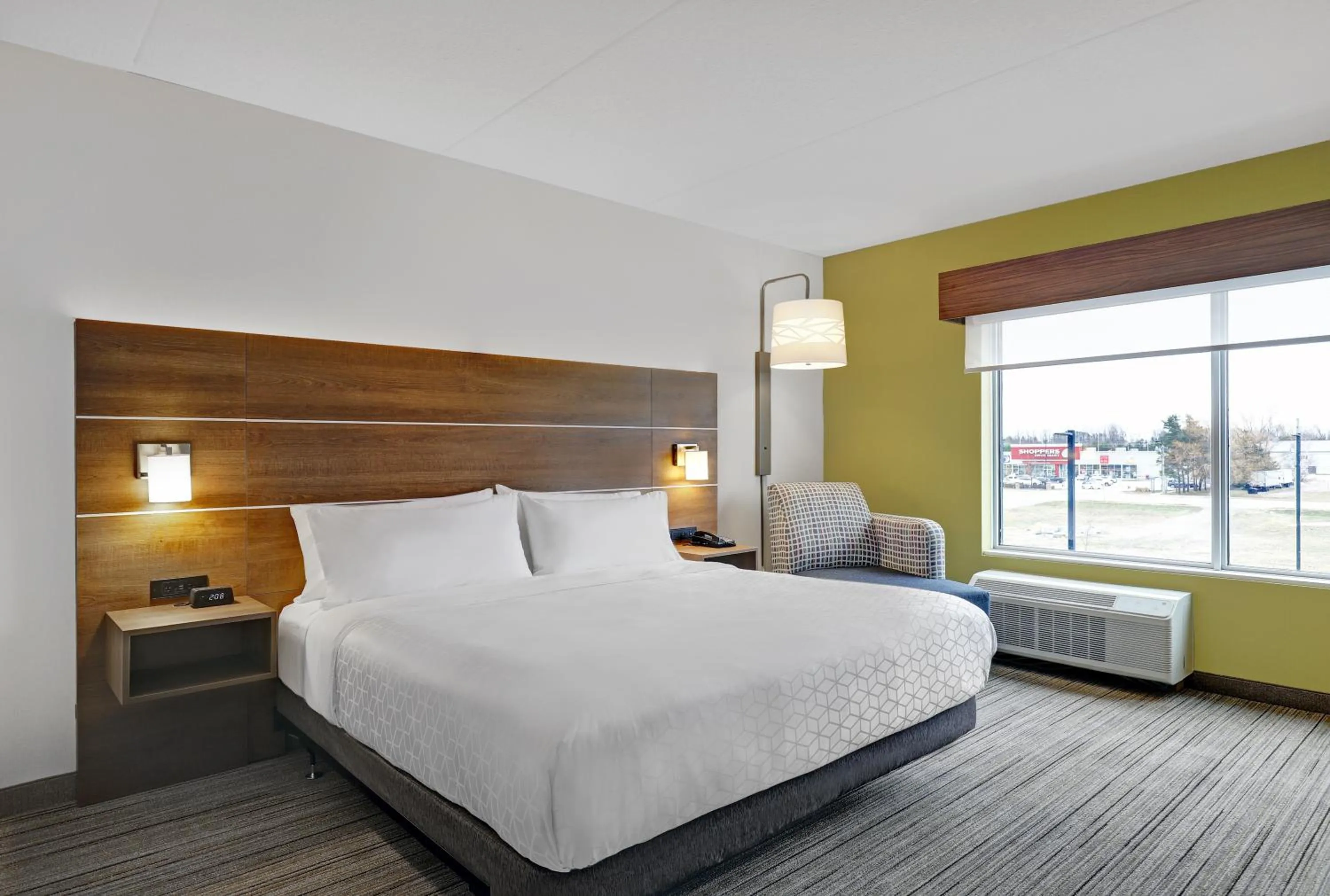 King Room - Mobility Access/Hearing Accessible in Holiday Inn Express & Suites - Port Elgin