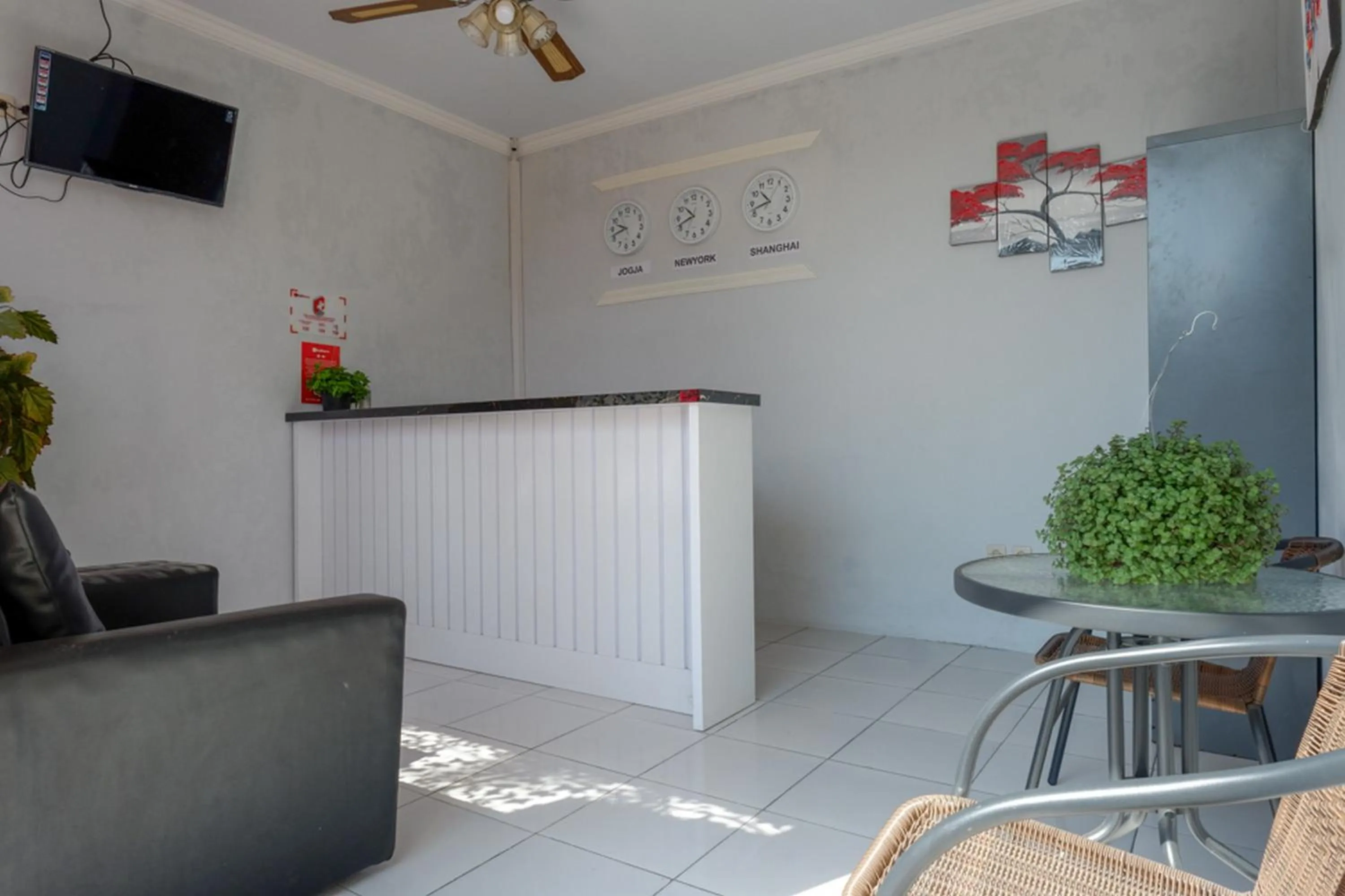 Twin Room in RedDoorz near Padang Golf Adisucipto