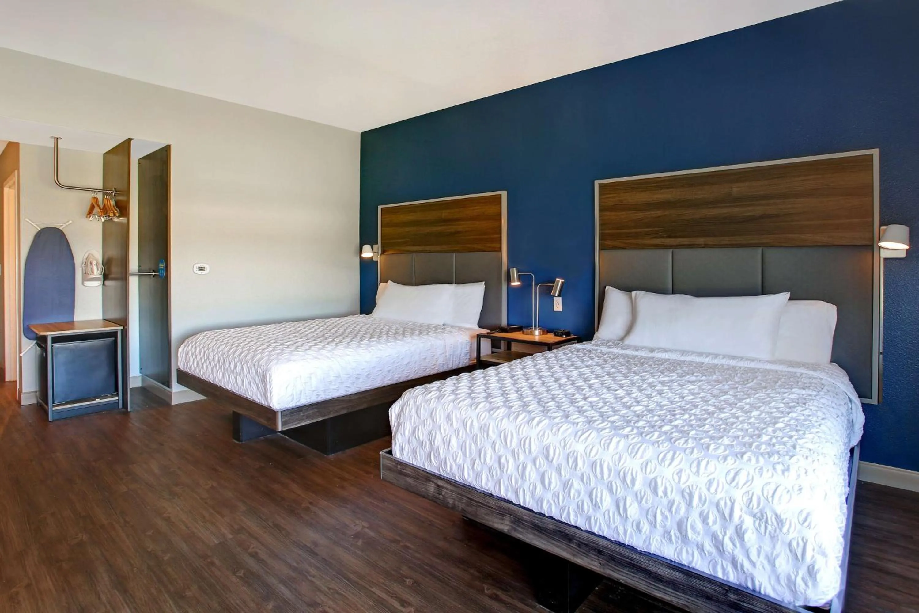 Queen Room with Two Queen Beds in Tru By Hilton Monroe, Oh