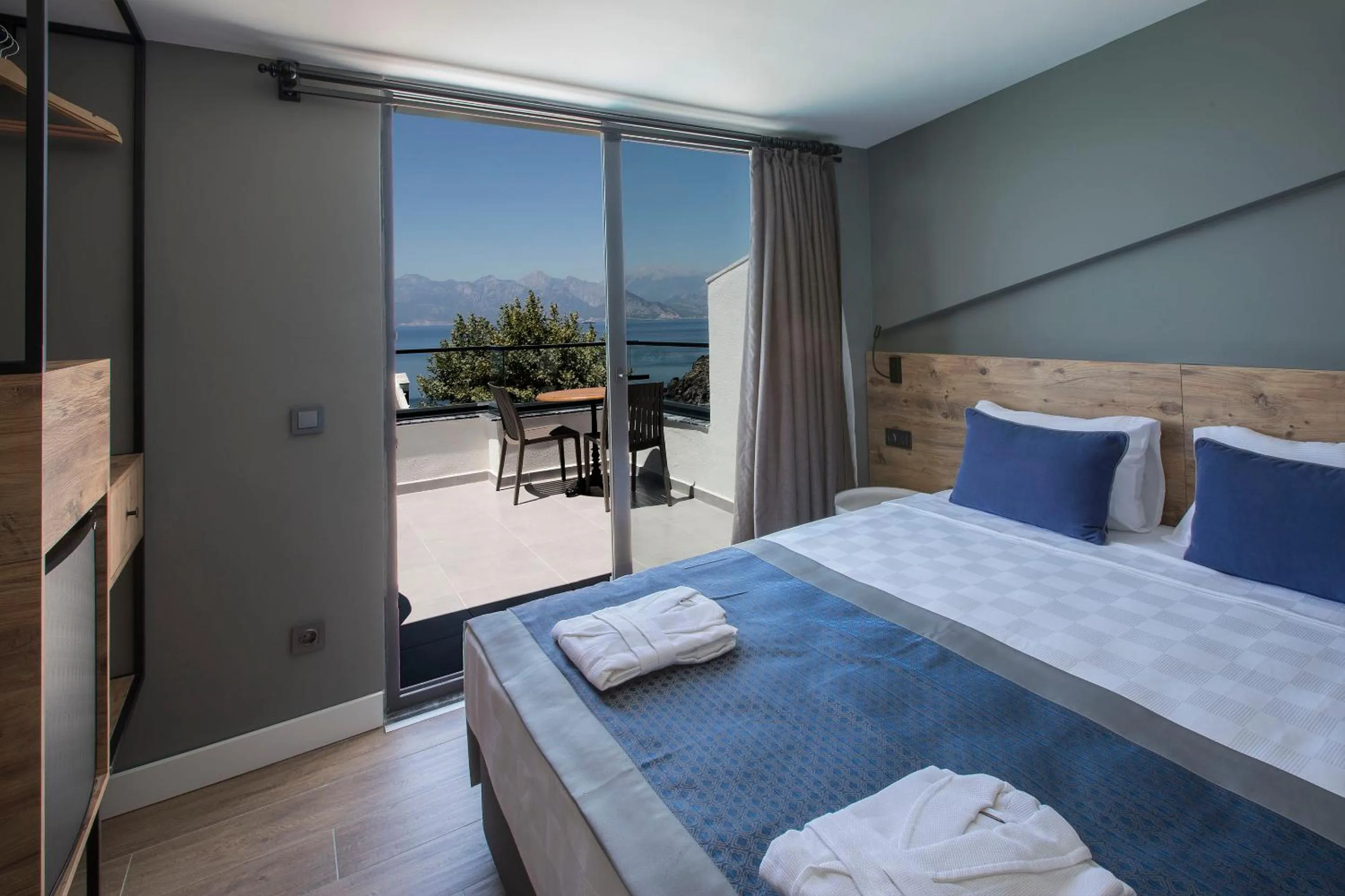 Junior Suite with Terrace in Pure Blanche Hotel