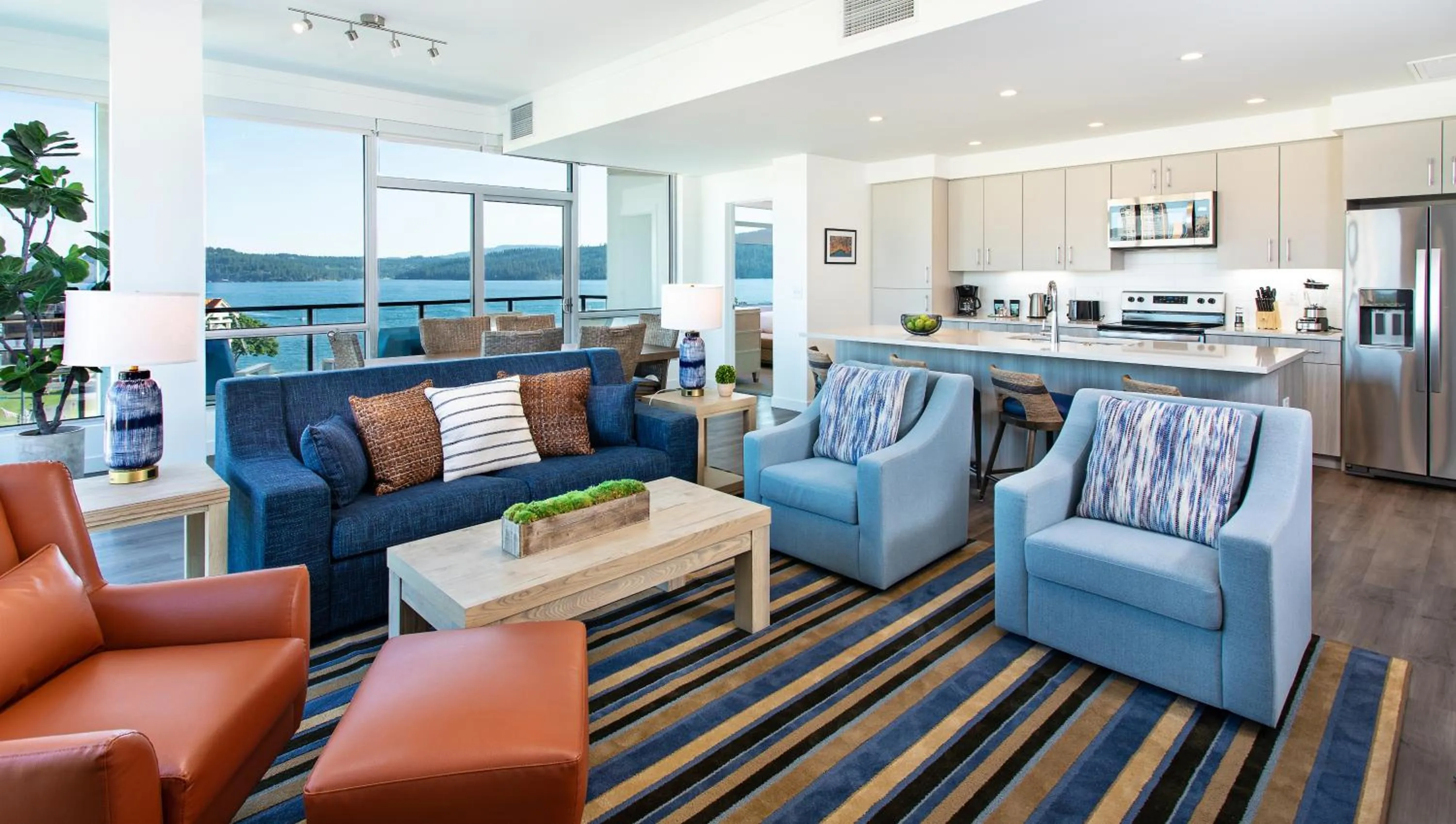 Three-Bedroom Suite in One Lakeside