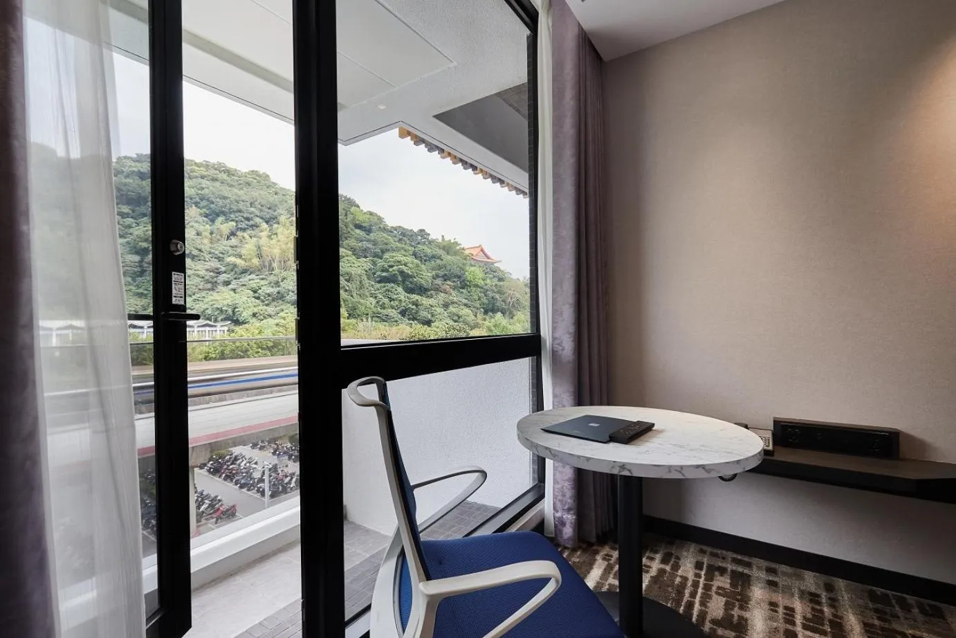 Double Room with Balcony in The Tango Hotel Taipei Shilin