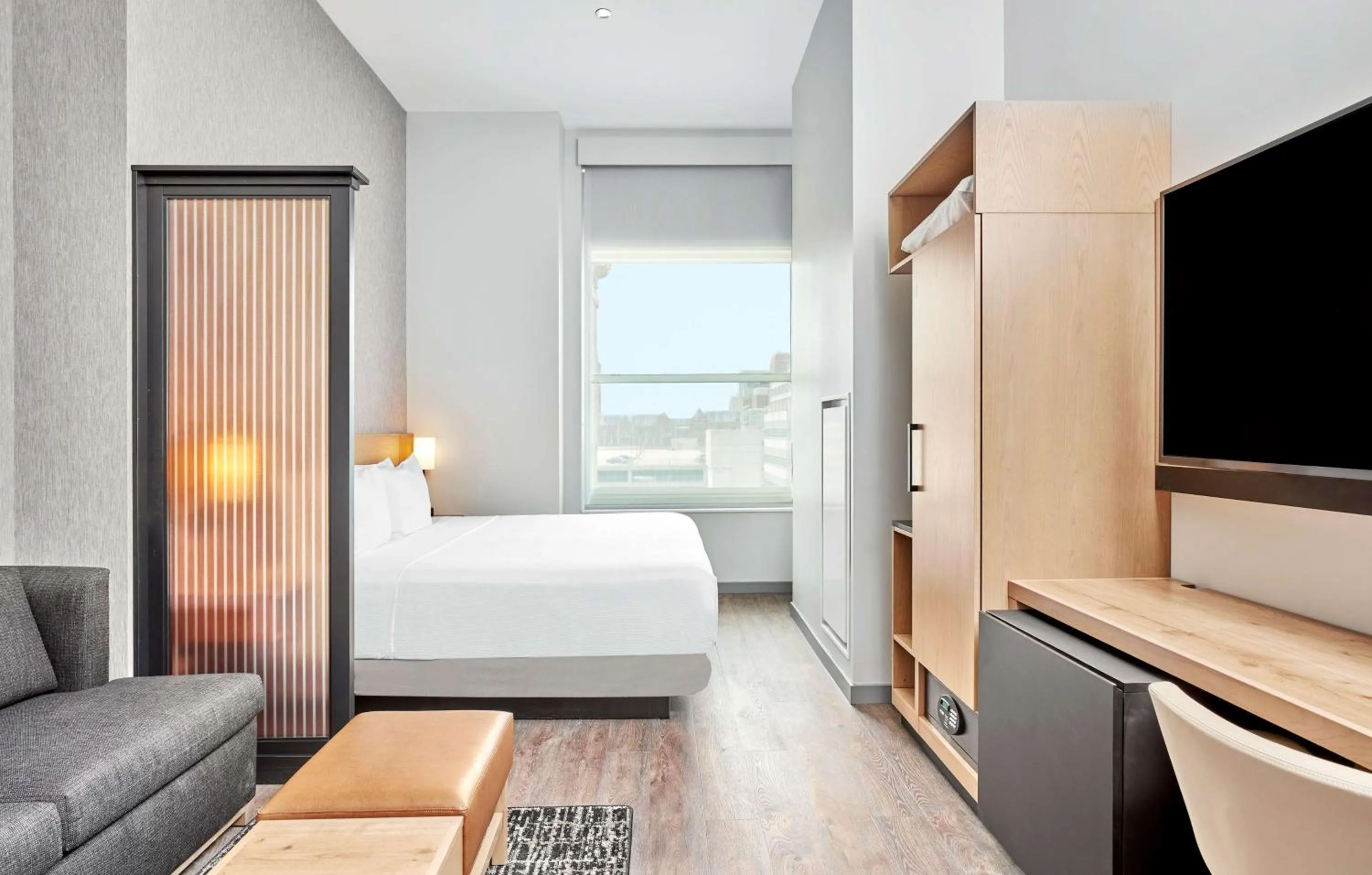 King Room with Sofa Bed - High Floor in Hyatt Place Chicago Medical/University District