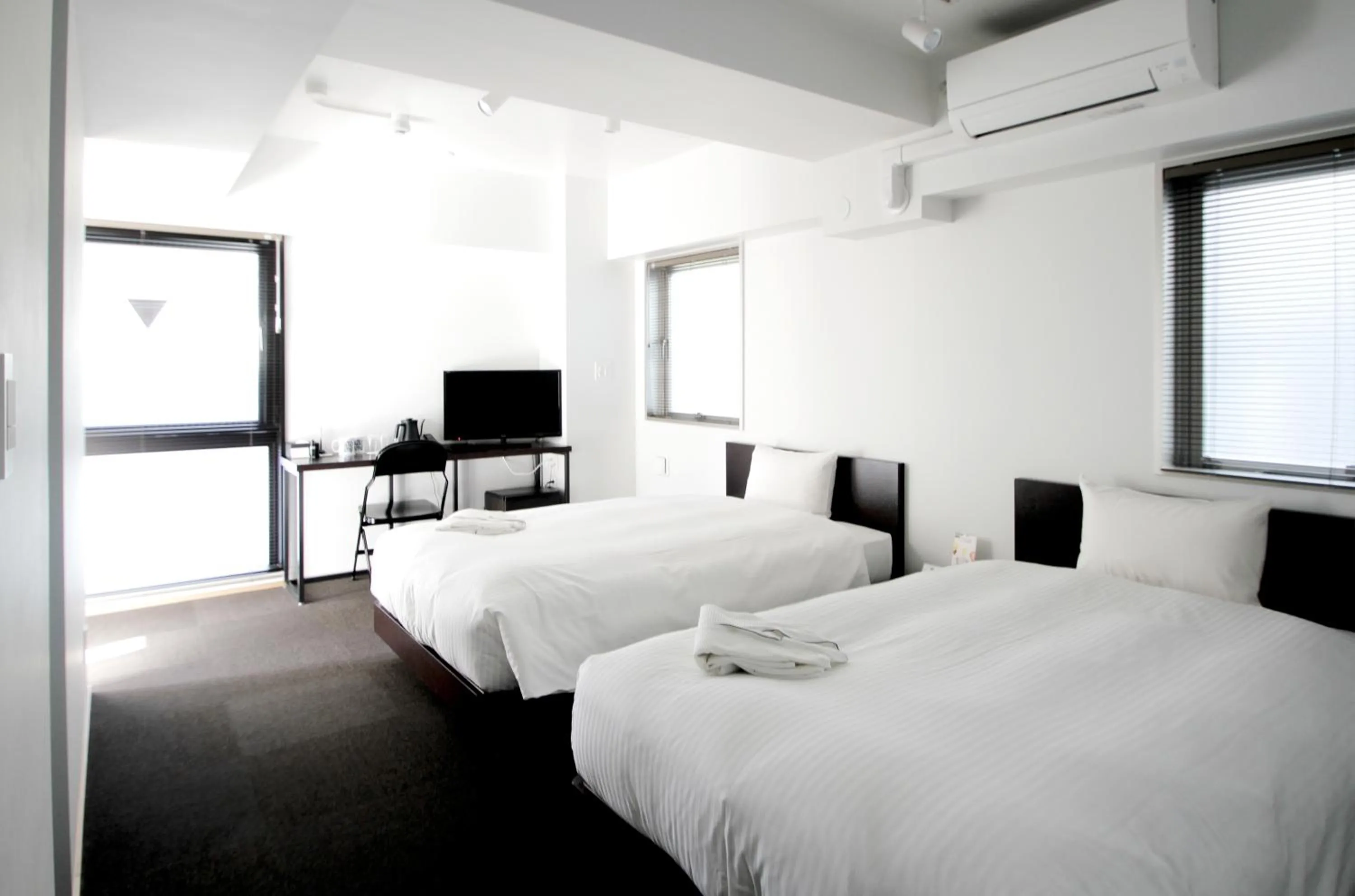 Superior Twin Room in 8HOTEL Chigasaki