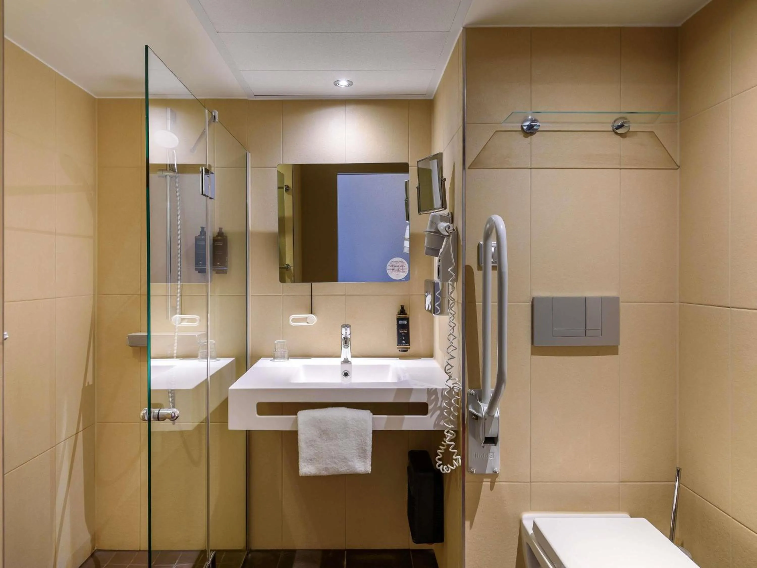 Standard Twin Room in Mercure Hotel Hannover City