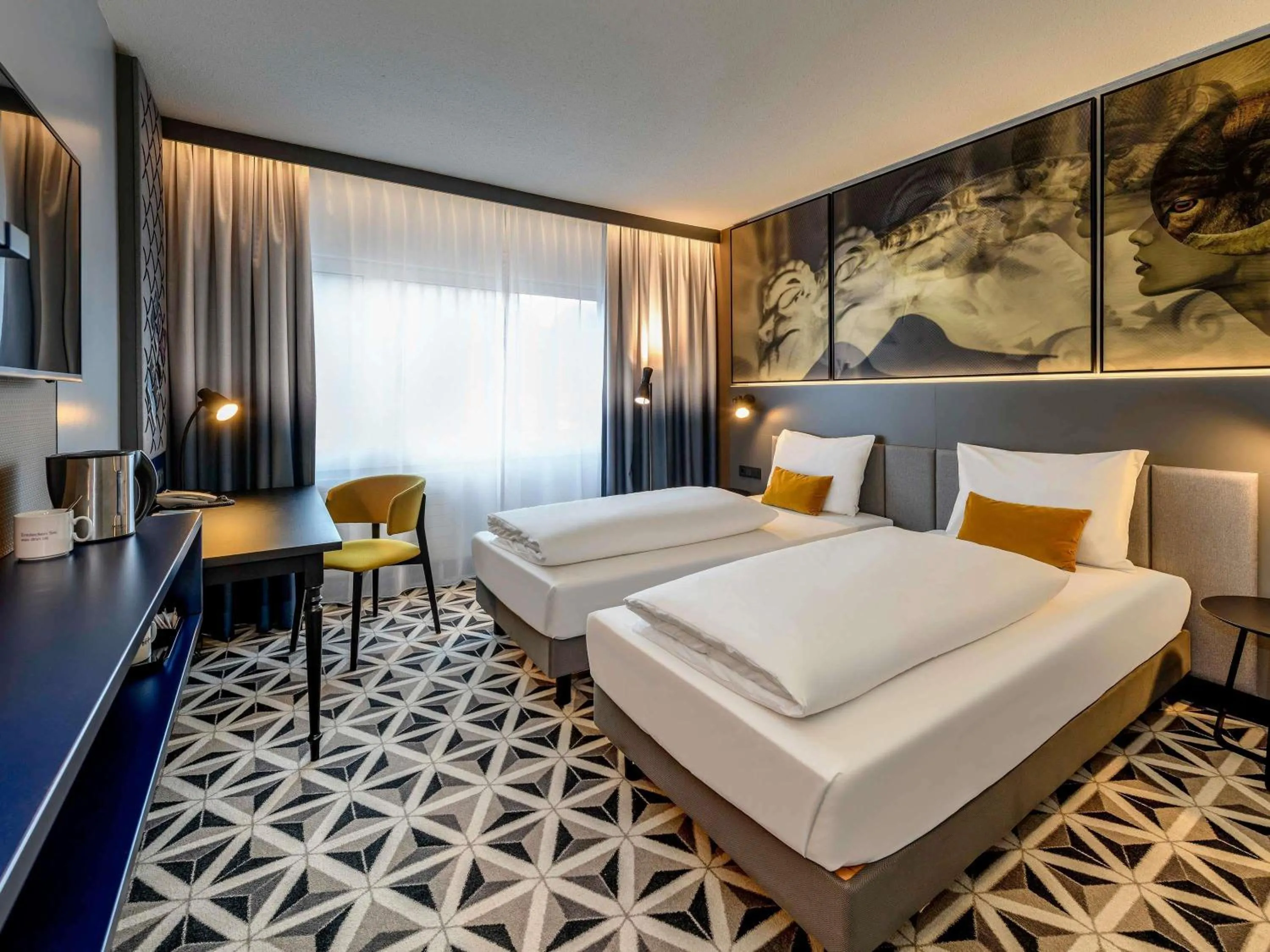 Standard Twin Room in Mercure Hotel Freiburg am Münster