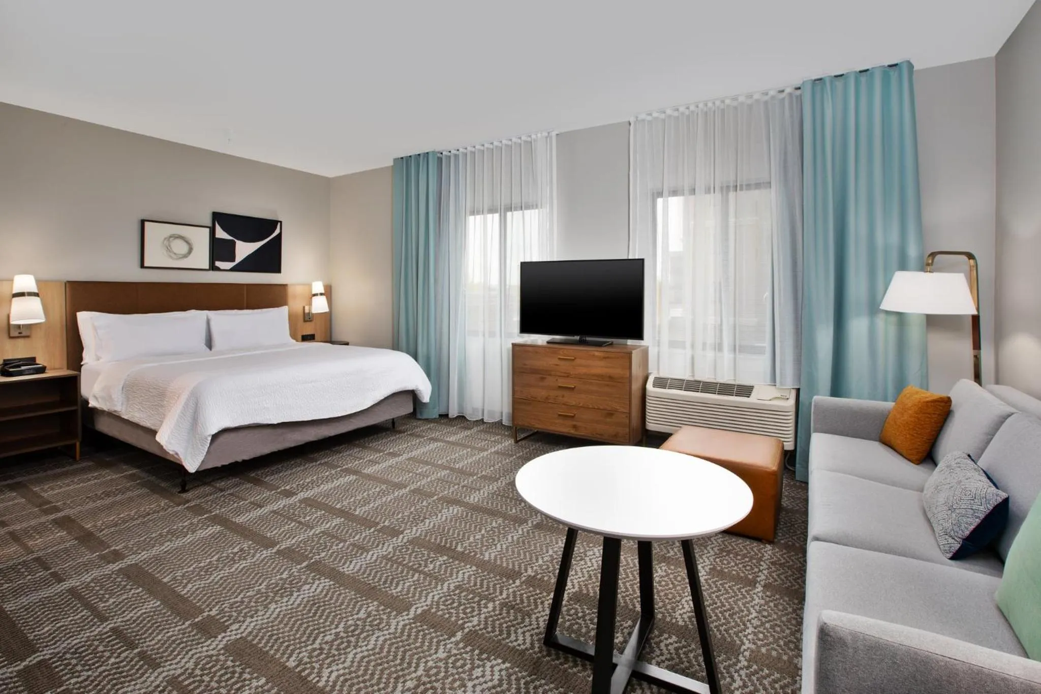King Studio Suite with Mobility Accessible Tub - Non-Smoking in Staybridge Suites - Ames by IHG