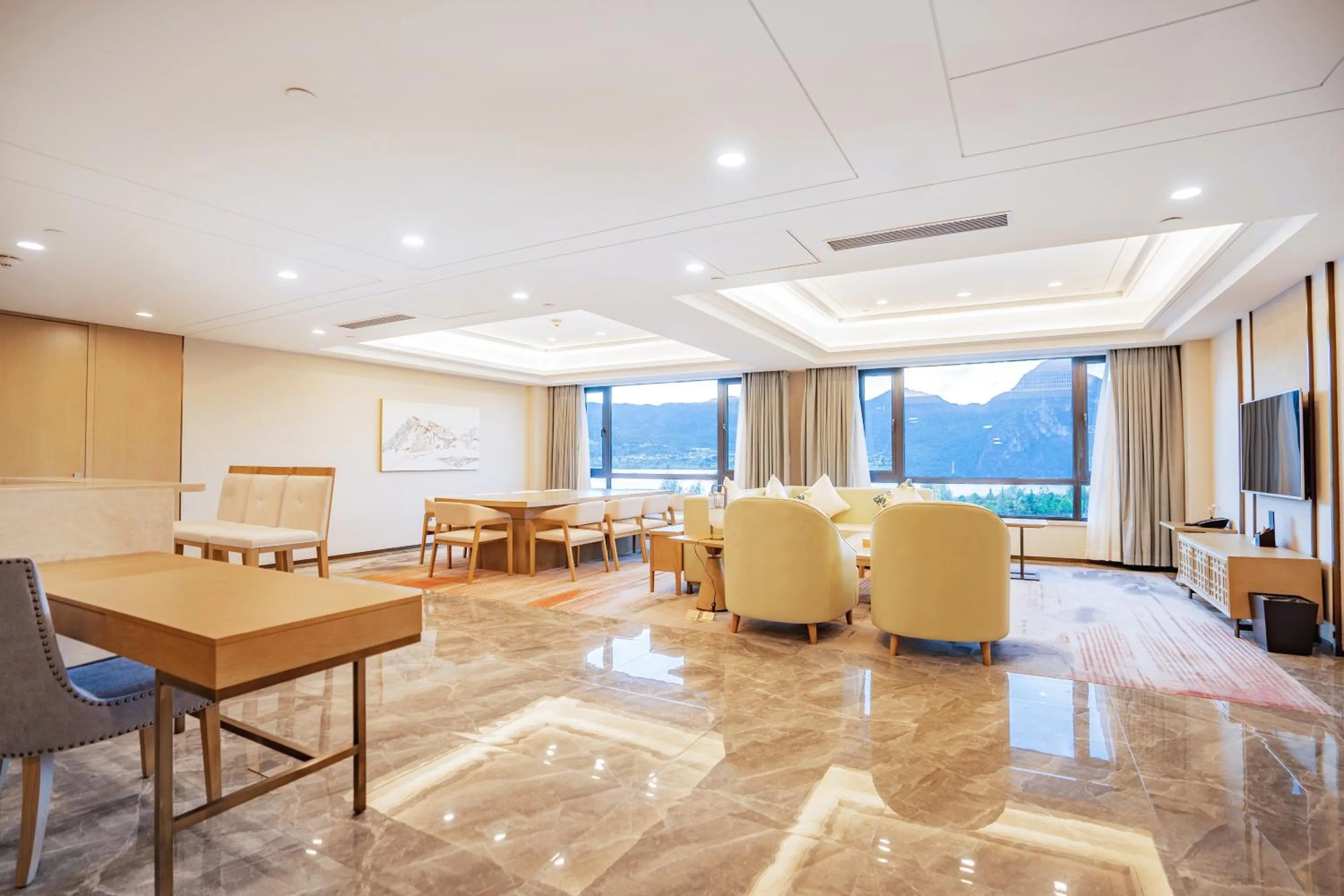 One-Bedroom Executive King Suite in Hilton Lijiang