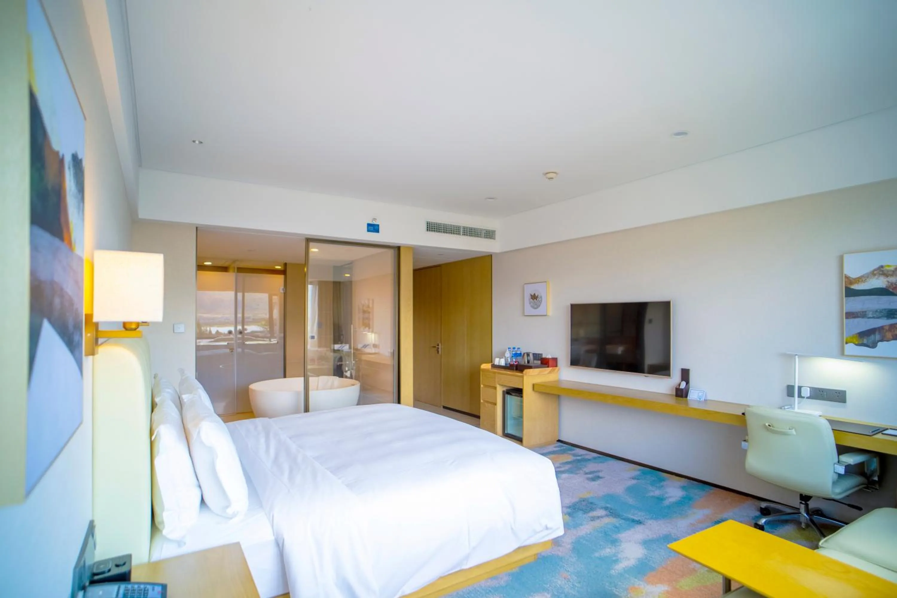 Deluxe King Room in Hilton Lijiang