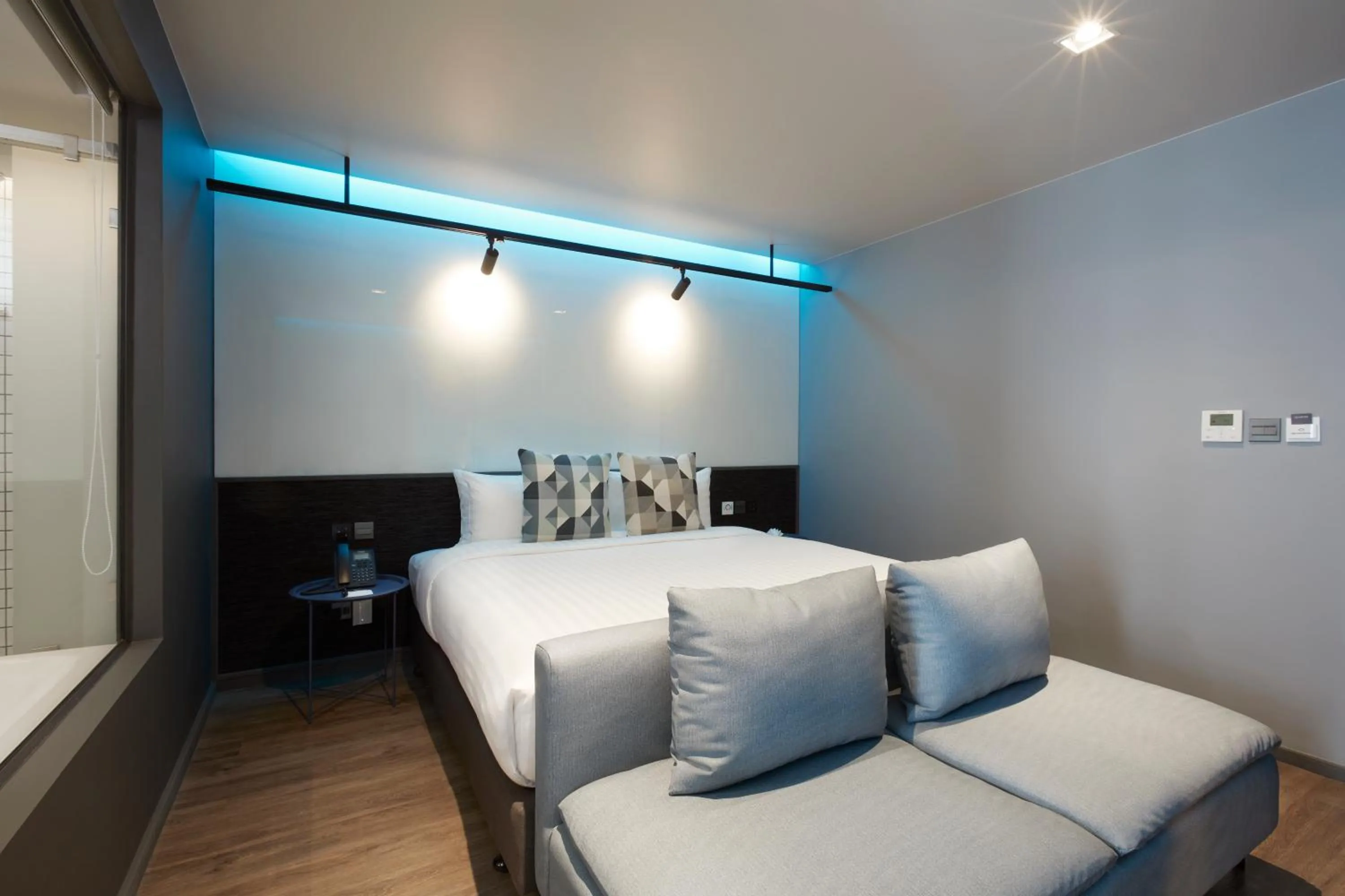 Deluxe Double Room with Bath in The Quarter Silom by UHG