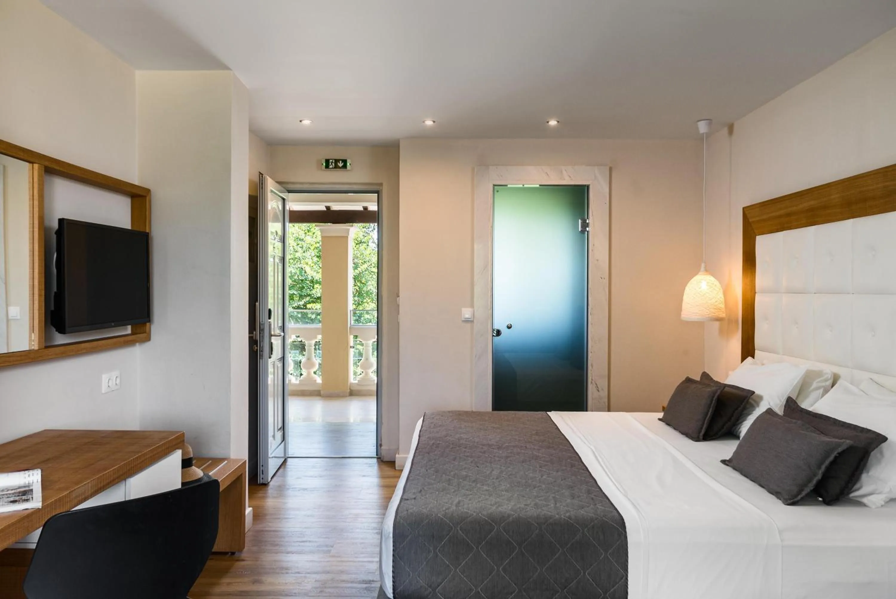 Deluxe Room Garden View in Akron Seascape Resort