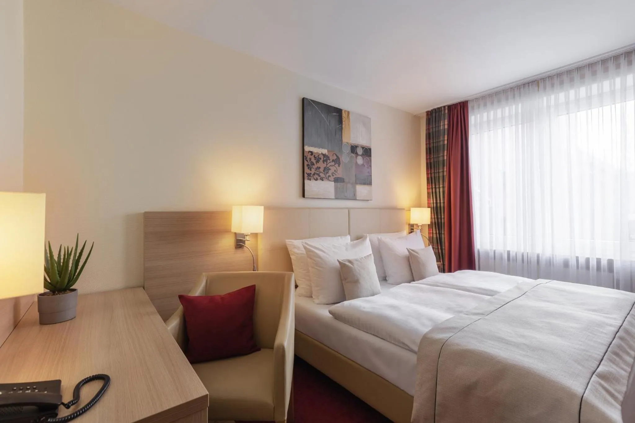 Premium Family Twin Room with Furnished Balcony and Sofa Bed in Garner Hotel Hamburg - Wandsbek Marktplatz by IHG