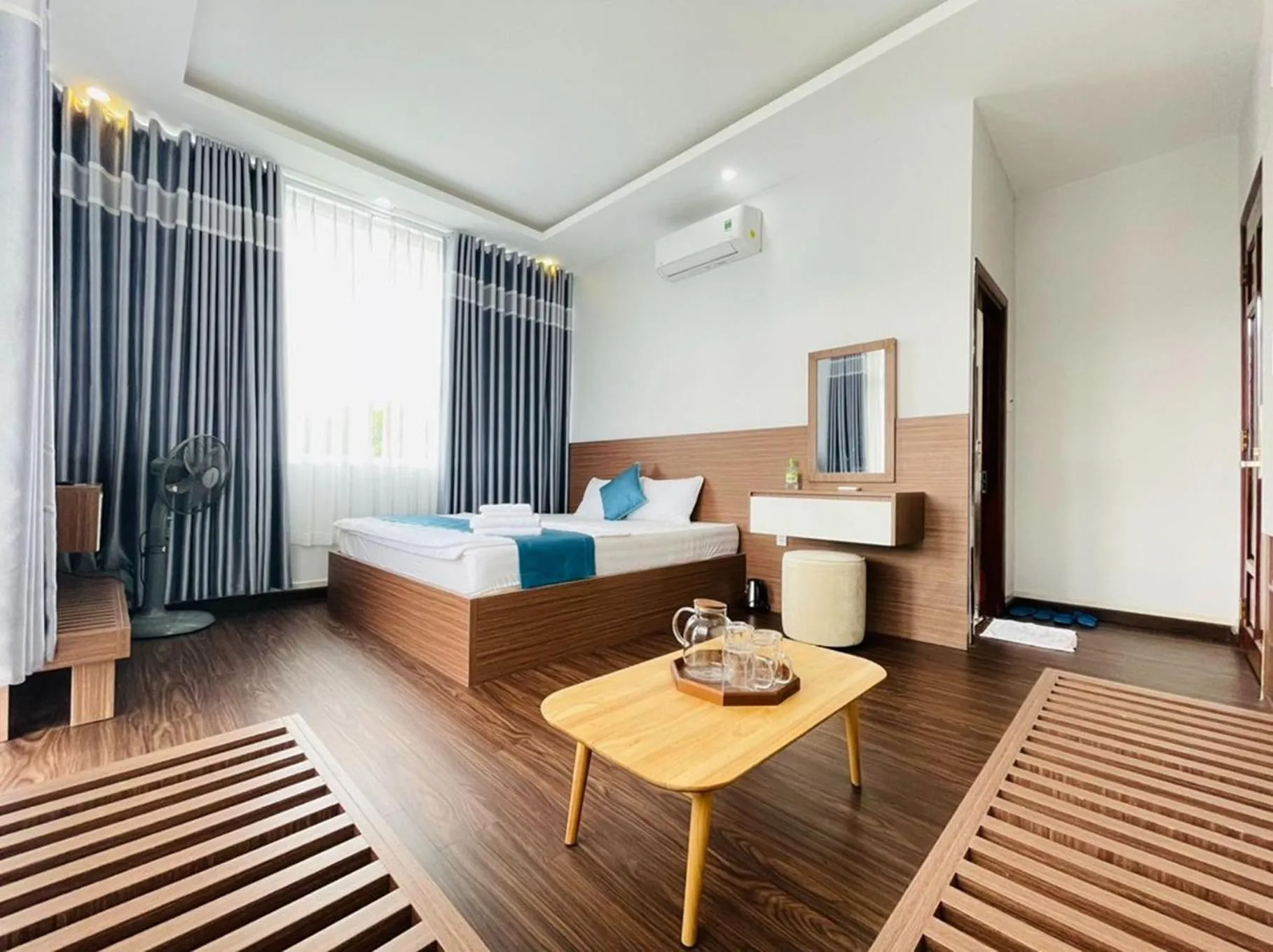 Double Room with Balcony (2 Adults + 1 Child) in Thanh Binh Hotel Con Dao