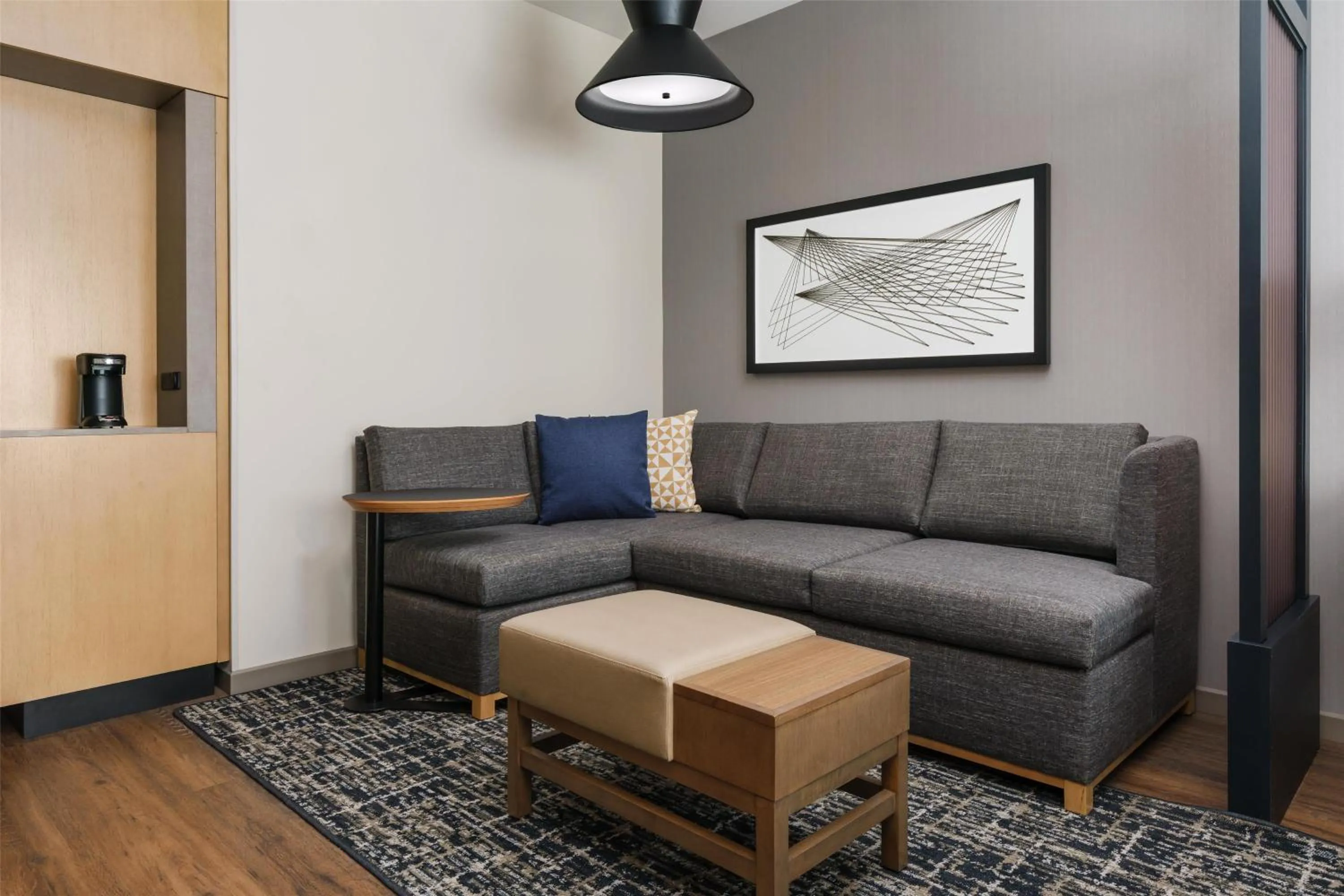 King Room with Sofa Bed and Accessible Tub - Disability Access in Hyatt Place National Harbor