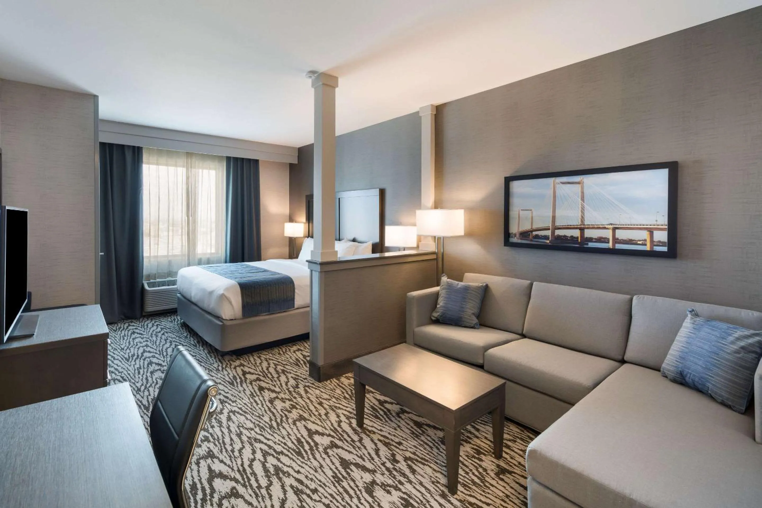 King Suite with Sofa Bed - Non-Smoking in Comfort Suites Kennewick at Southridge