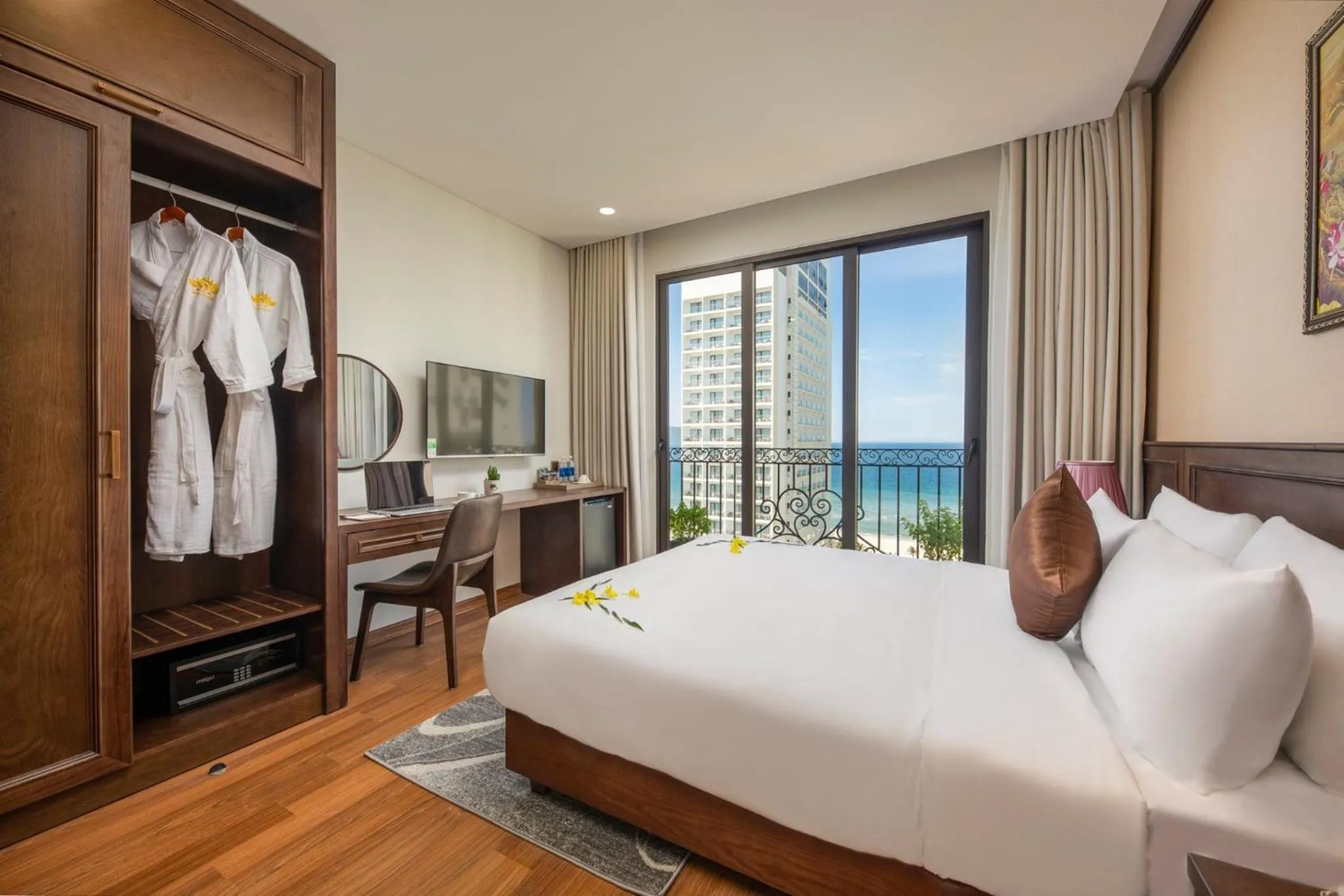 Deluxe Double Room with Sea View - Afternoon Tea Included in Golden Lotus Hotel Da Nang - Rooftop Bar Sea View