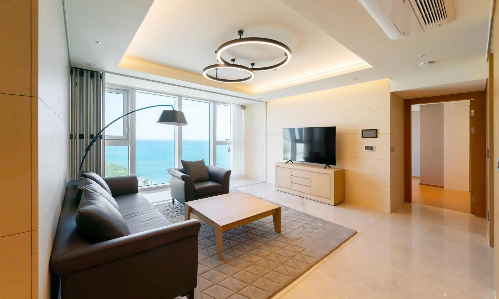 Premier Suite with Ocean View in Grand Lct Residence