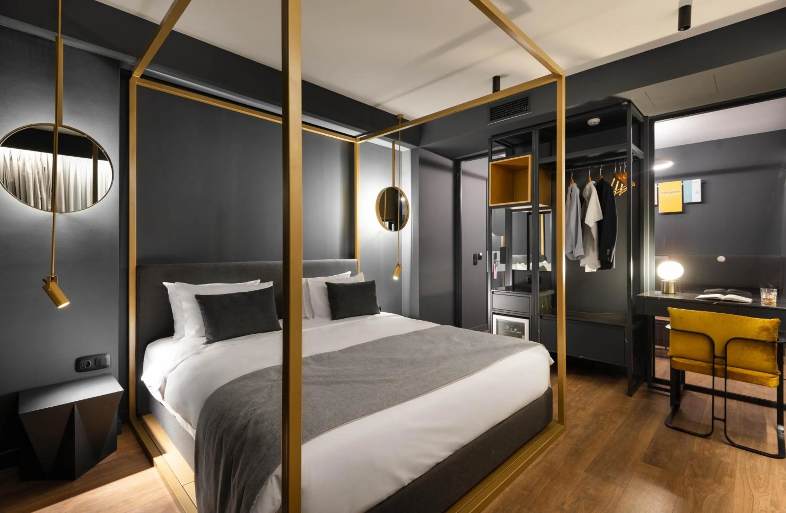 Deluxe Suite in Colors Hotel Athens