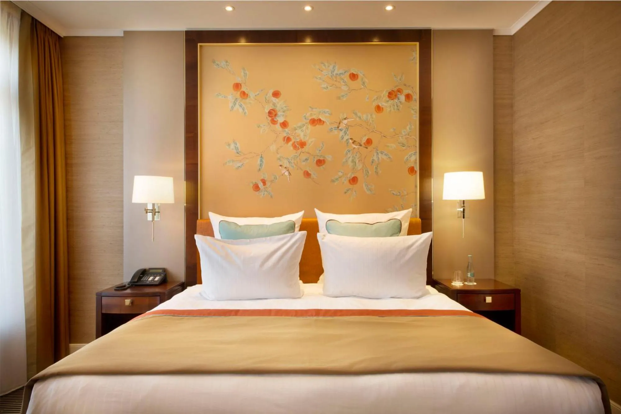 Penthouse Deluxe Room, Guest room, 1 King, City view in Falkenstein Grand, Autograph Collection