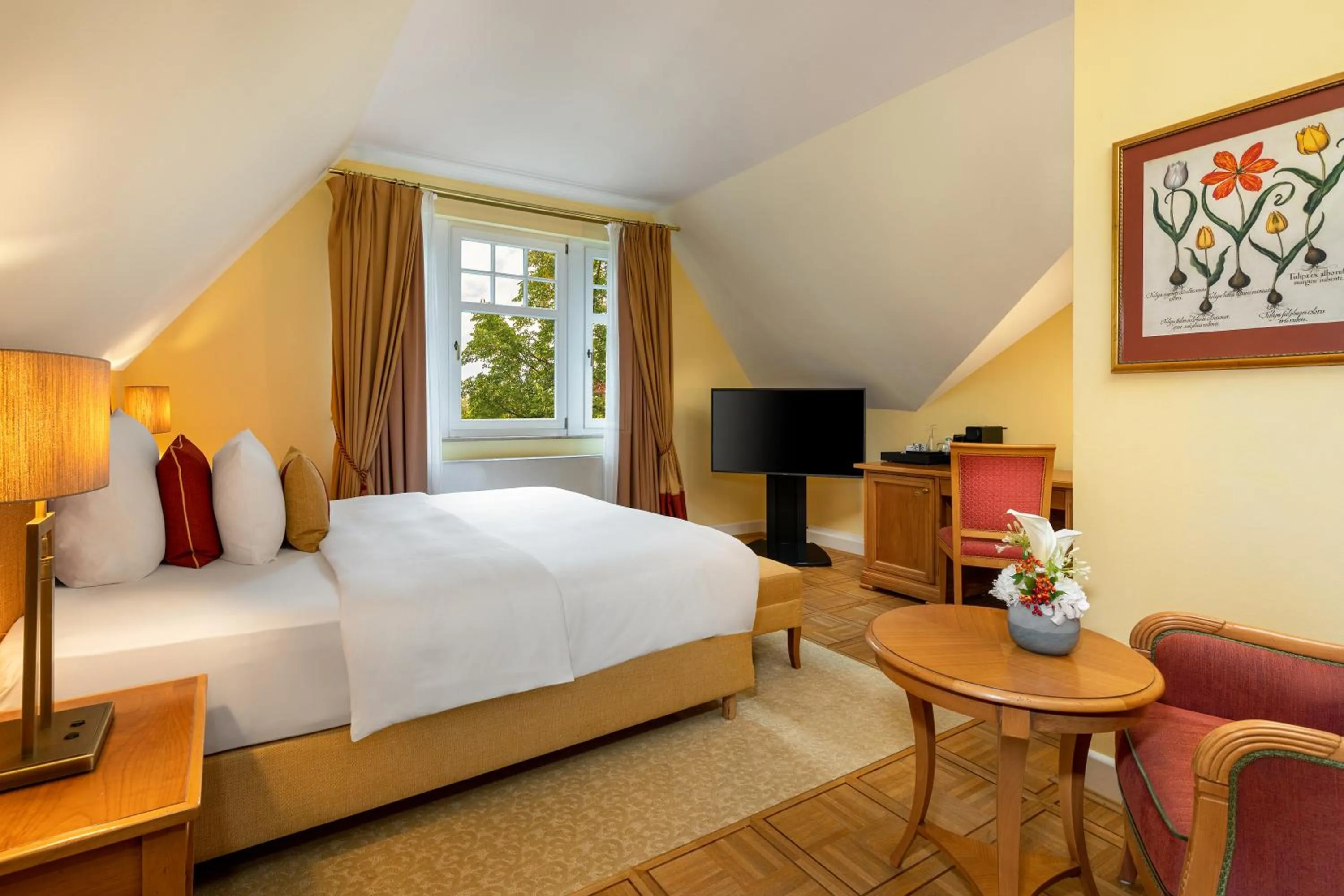 Classic Single Room, Guest room, 1 Queen in Falkenstein Grand, Autograph Collection