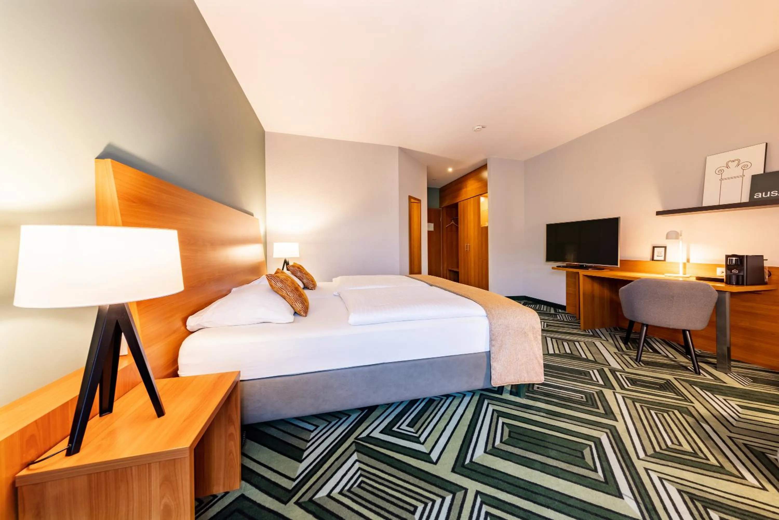 Comfort Double Room Maximilian+  with Balcony in Parkhotel Maximilian Ottobeuren