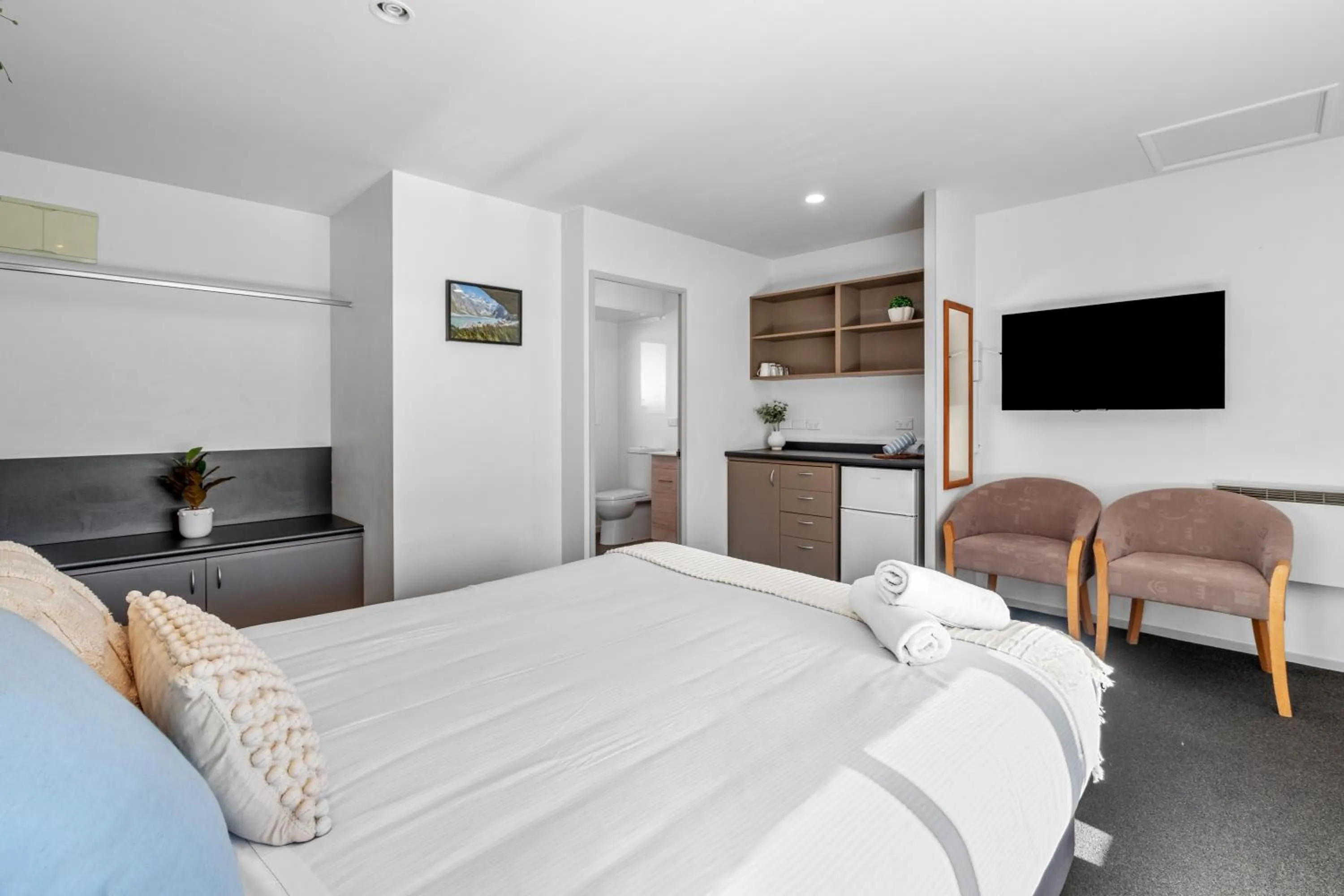 Twin Room with Private Bathroom in Tasman Holiday Parks - Te Anau