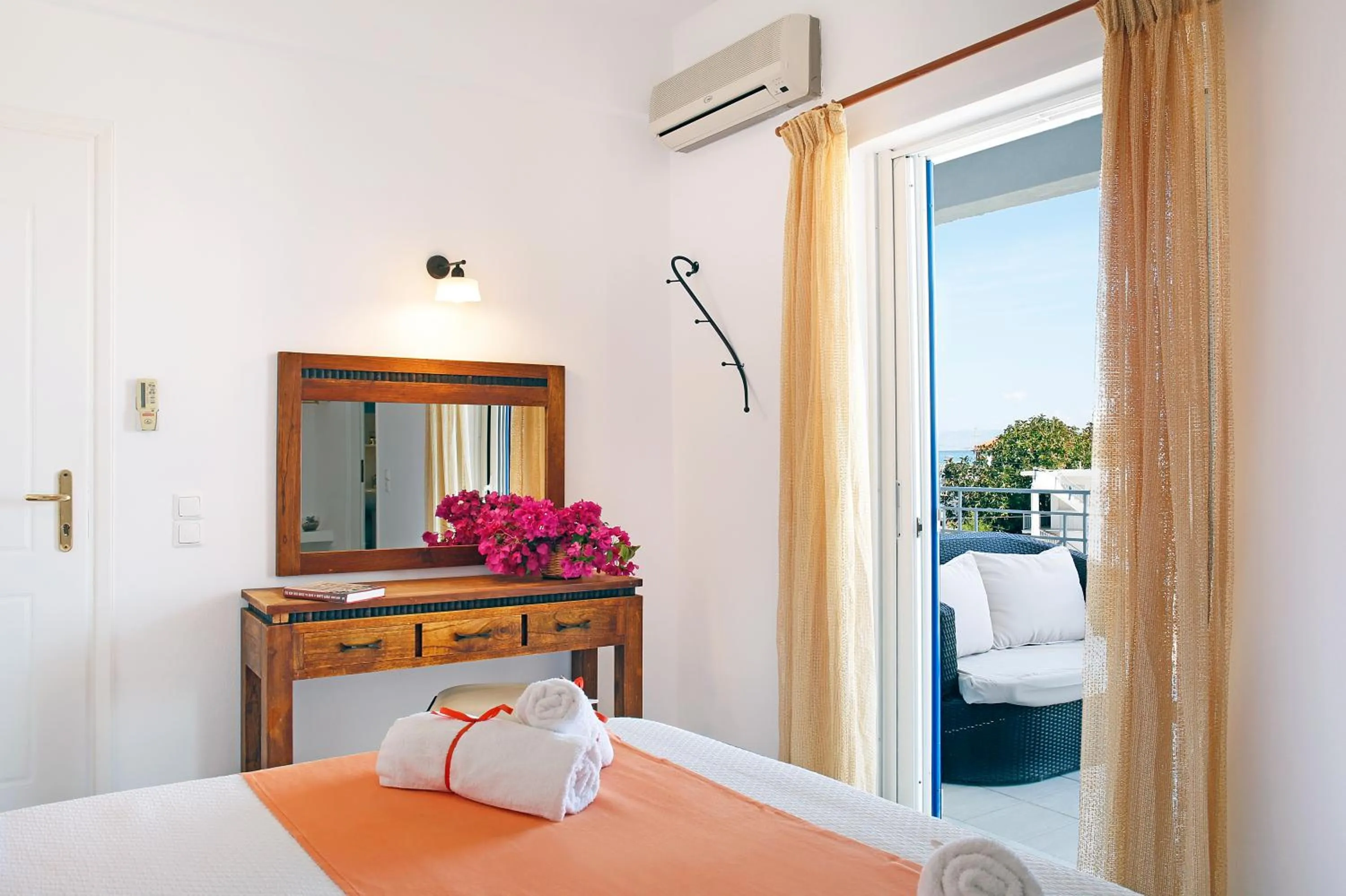 Standard Double or Twin Room with Sea View in Agistri Apartments